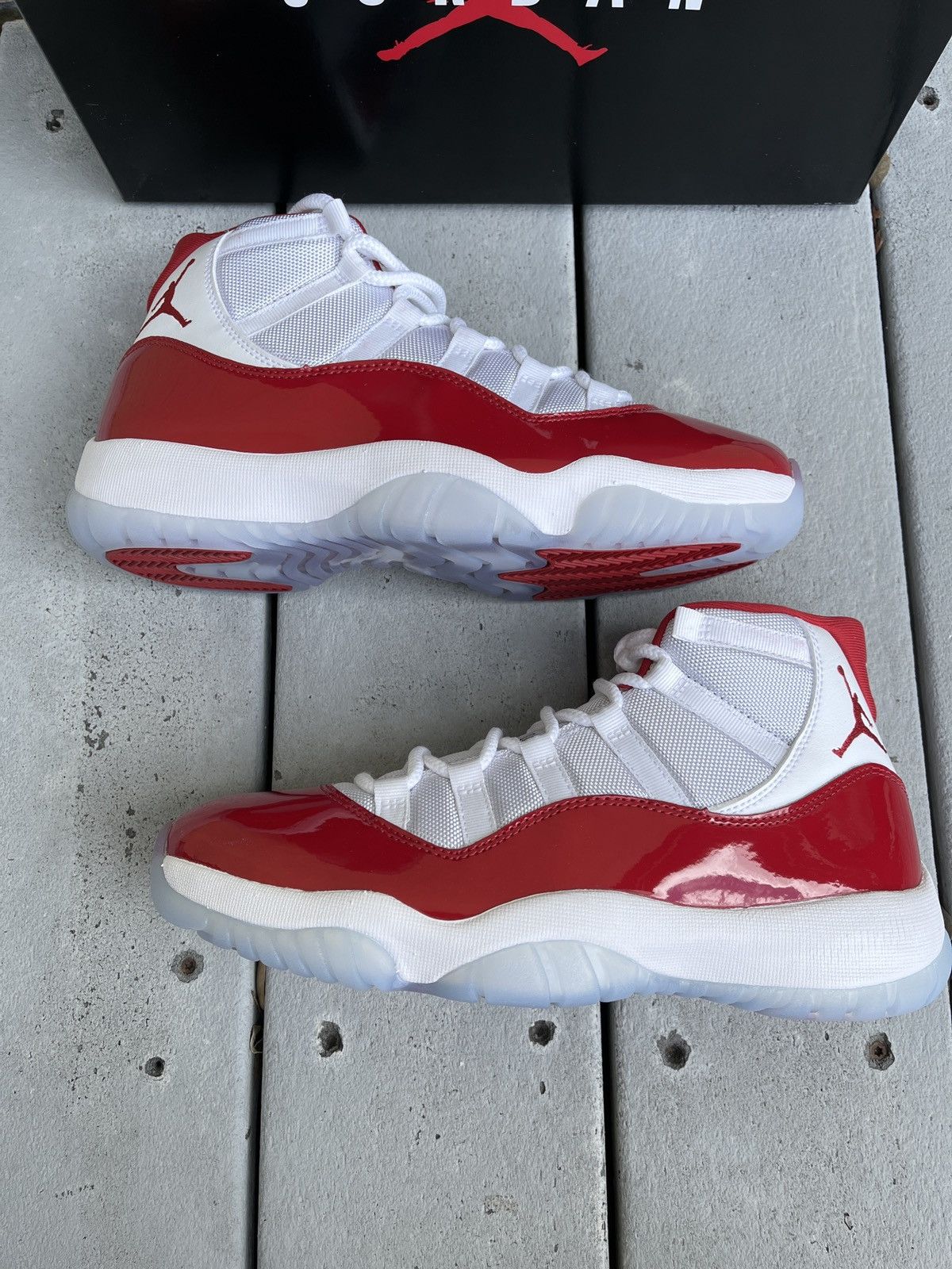 jordan air 11 red