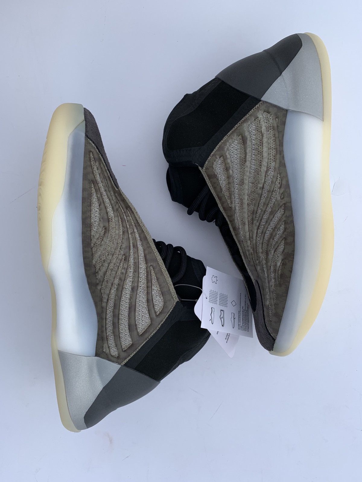 Adidas × Kanye West QNTM Barium Hi Top Sneaker BNIB Size US 6 / EU 39 - 5 Thumbnail