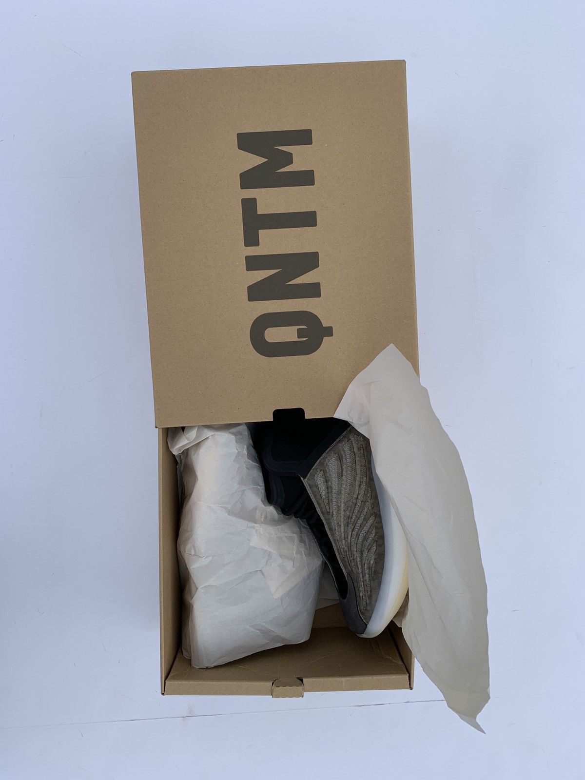 Adidas × Kanye West QNTM Barium Hi Top Sneaker BNIB Size US 6 / EU 39 - 9 Thumbnail