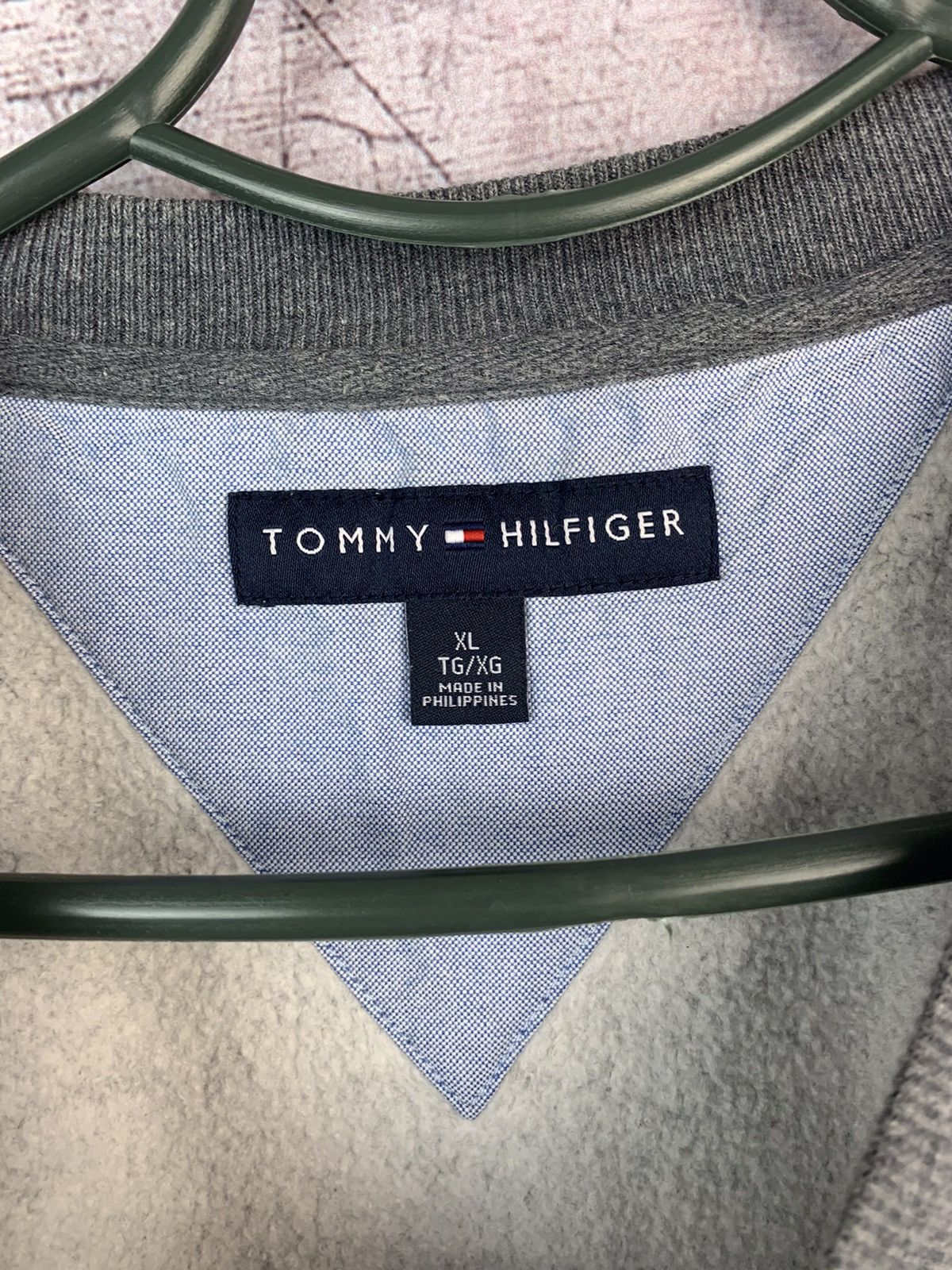 Tommy Hilfiger × Vintage Vintage Tommy Hilfiger Crew Neck Sweatshirt Size US XL / EU 56 / 4 - 7 Thumbnail
