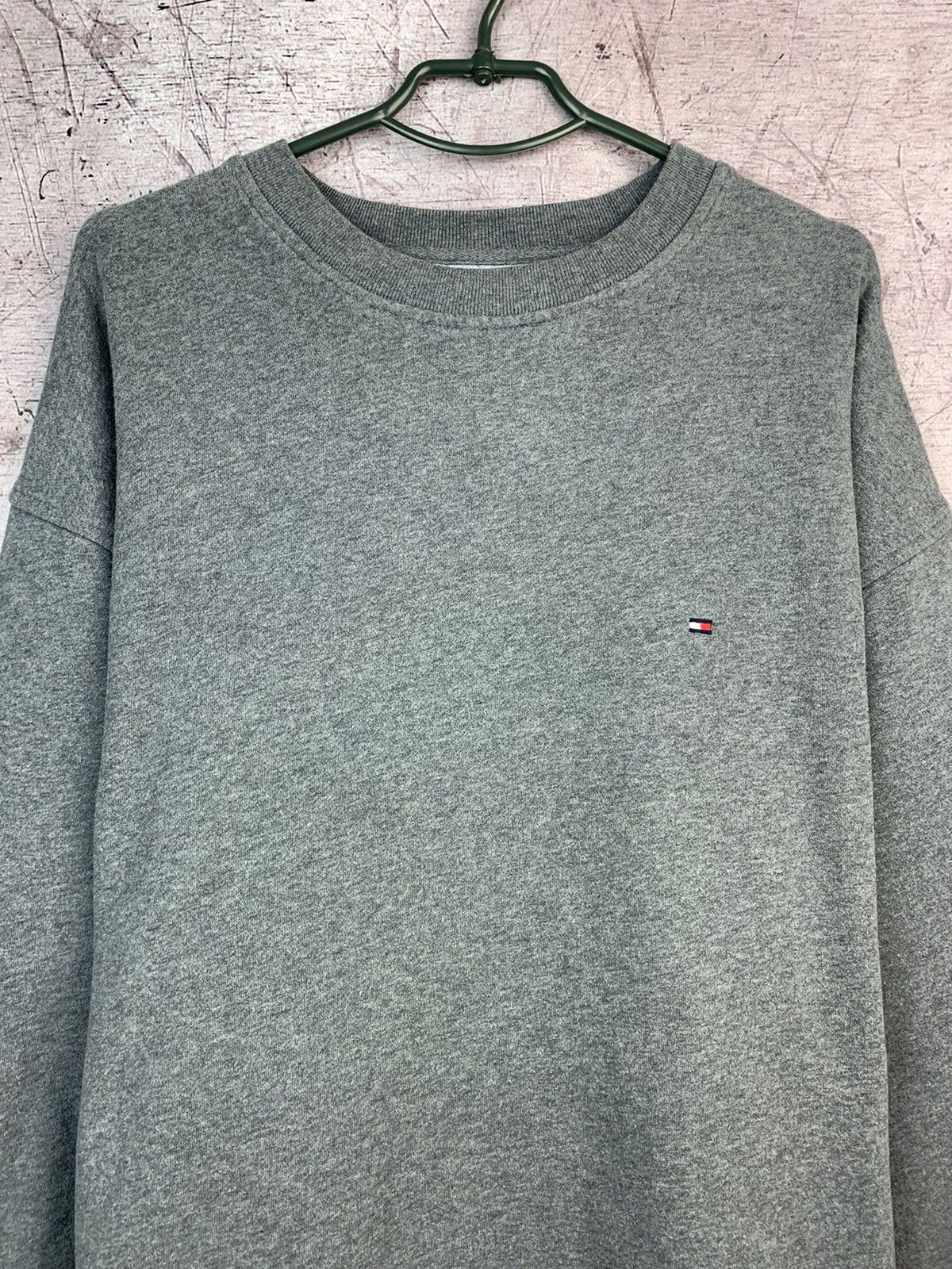 Tommy Hilfiger × Vintage Vintage Tommy Hilfiger Crew Neck Sweatshirt Size US XL / EU 56 / 4 - 2 Thumbnail