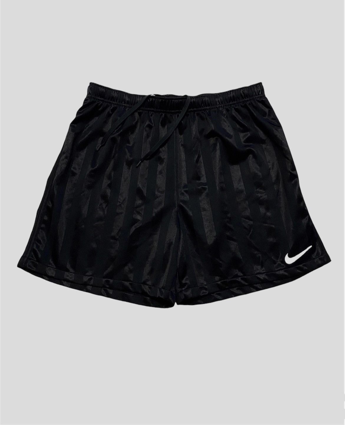 Vintage Vintage Nike Shorts 90s Size US 34 / EU 50 - 1 Thumbnail