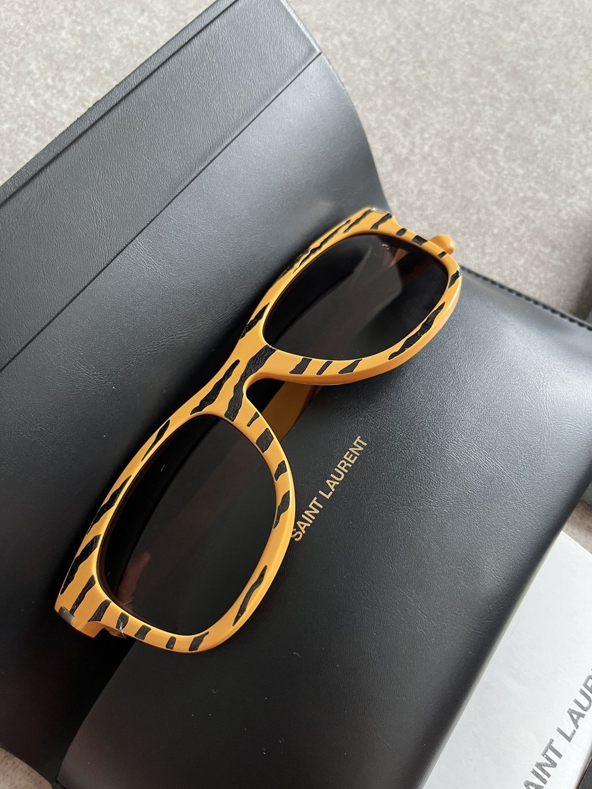 Hedi Slimane × Saint Laurent Paris × Yves Saint Laurent Runway Brand New Saint Laurent Sunglass Limited Edition Size ONE SIZE - 6 Thumbnail