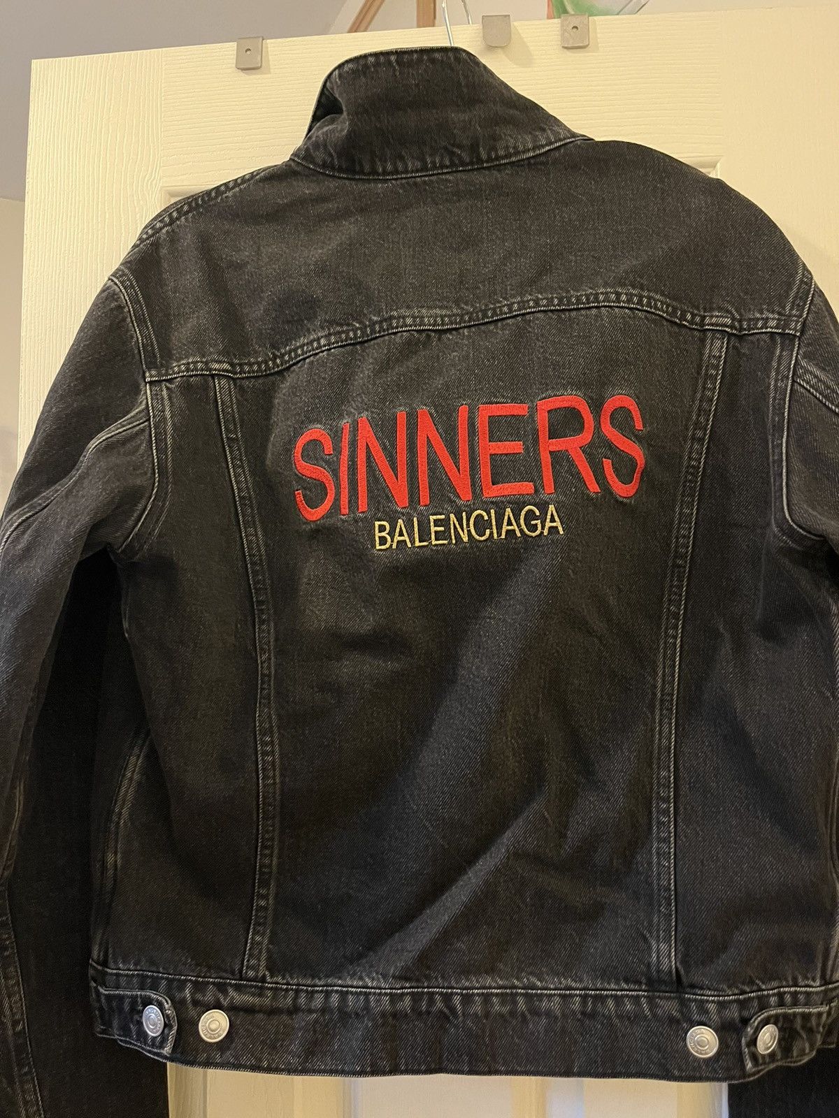 Flytte and Overfladisk Balenciaga Balenciaga AW17 "SINNERS" Black Denim Jacket | Grailed