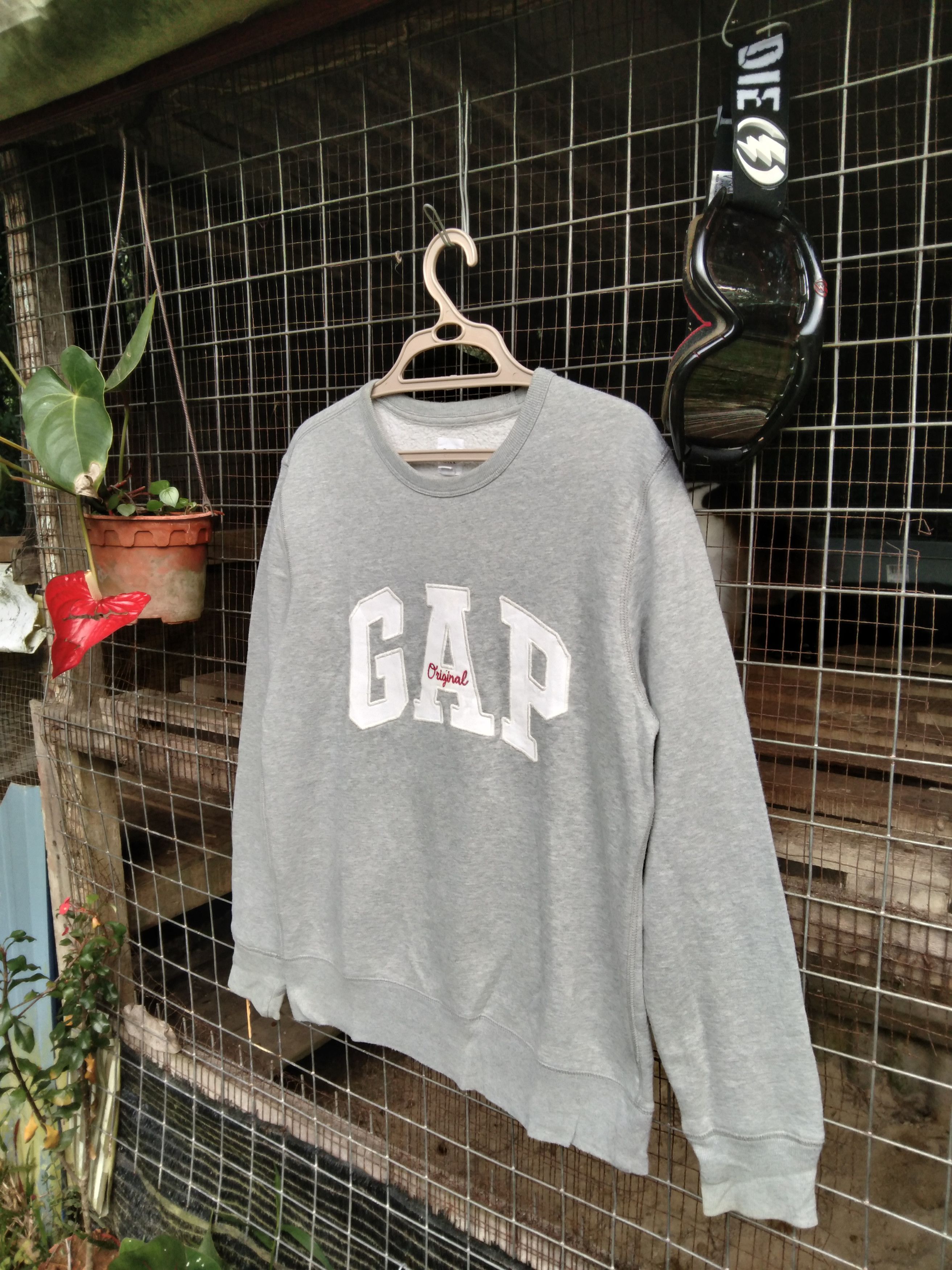 Gap GAP SPELL OUT EMBROIDERY SWEATSHIRT Size US M / EU 48-50 / 2 - 2 Thumbnail