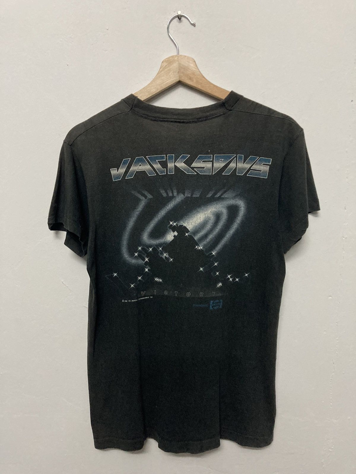 Band Tees Vintage 1984 Jackson 5 Victory Tour Shirt Size US S / EU 44-46 / 1 - 2 Thumbnail
