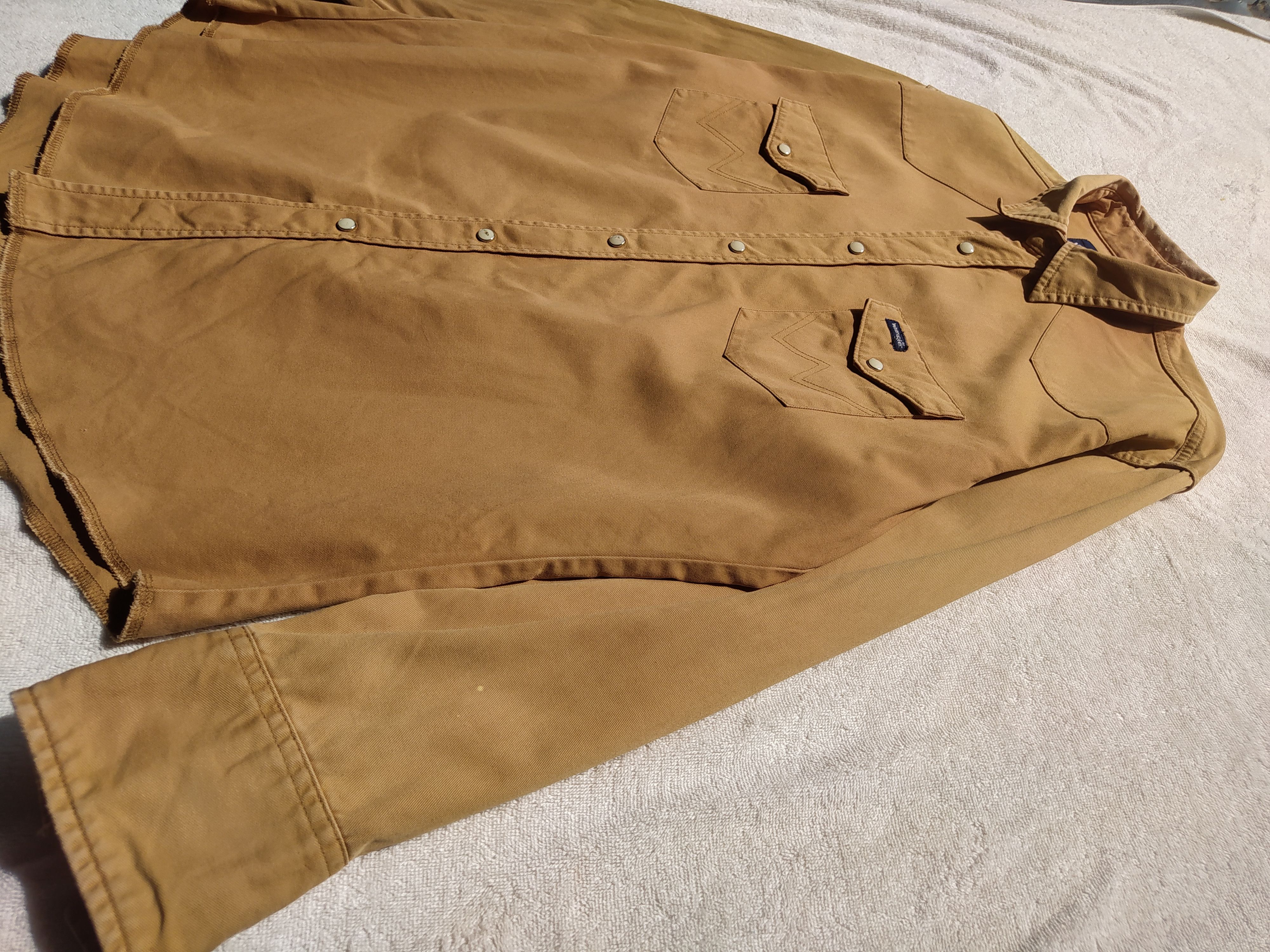 Japanese Brand × Vintage × Wrangler Vintage Wrangler sun faded snap button up Size US L / EU 52-54 / 3 - 5 Thumbnail
