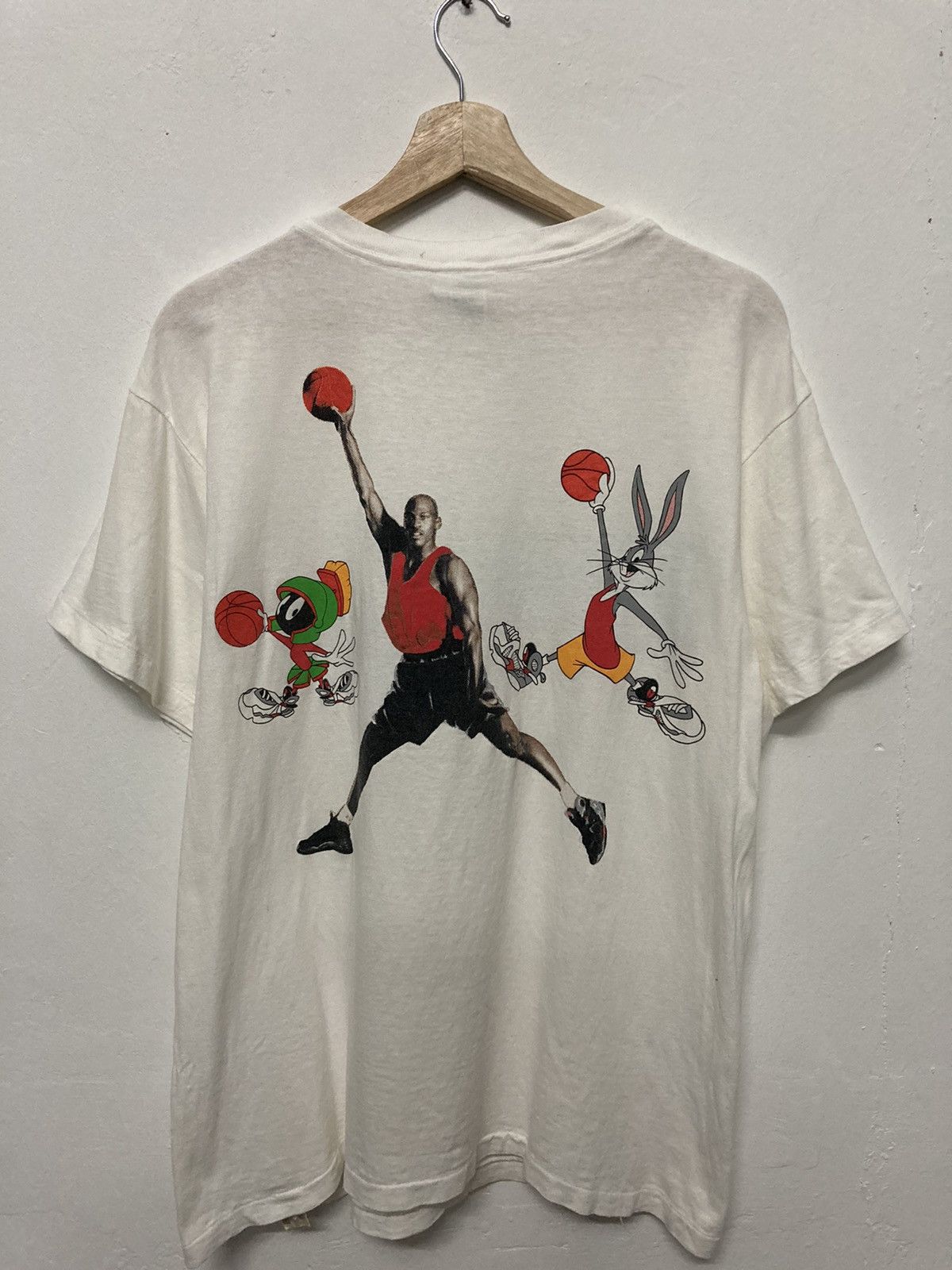 looney tunes nike t shirt
