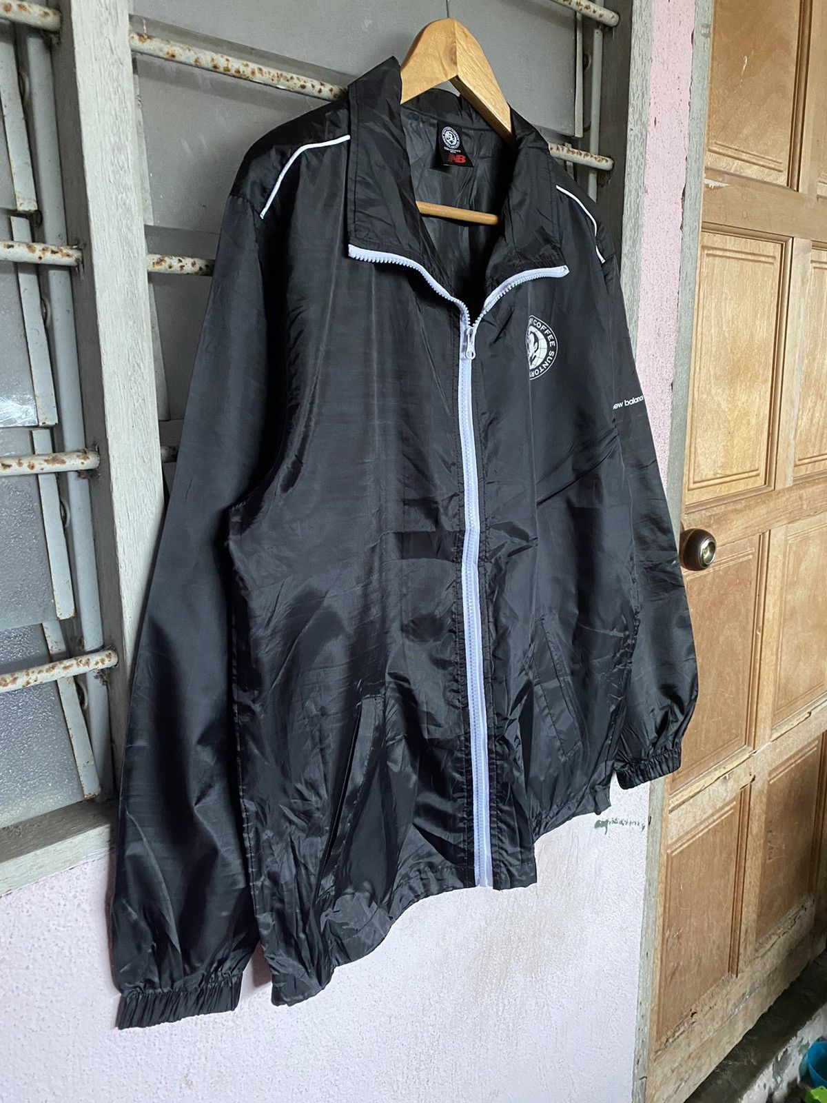 New Balance New Belance X Suntory Coffee Nylon Jacket Size US L / EU 52-54 / 3 - 3 Thumbnail