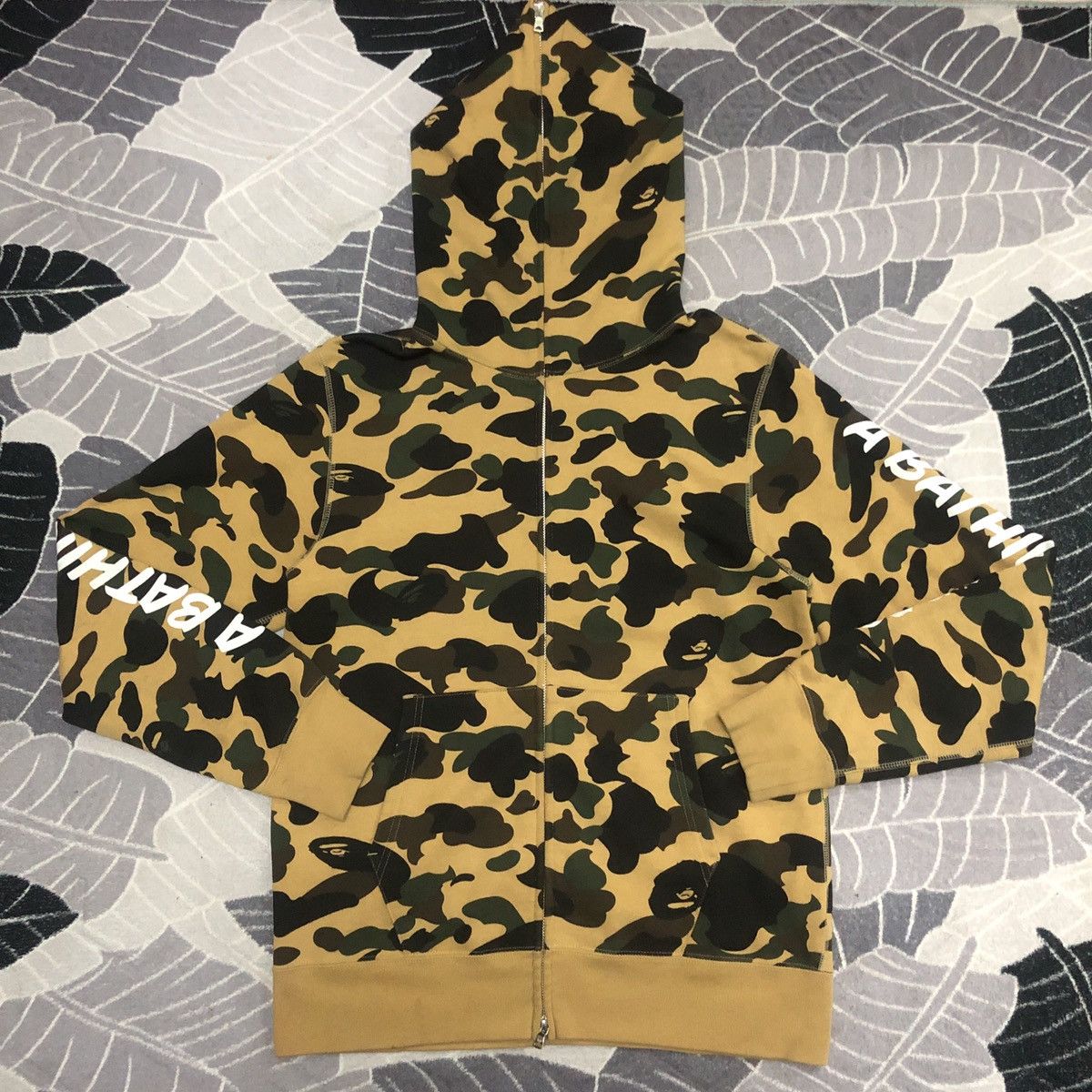 Bape OG A Bathing Ape 1st Camo Full Zip Hoodie Japan Size US L / EU 52-54 / 3 - 1 Thumbnail