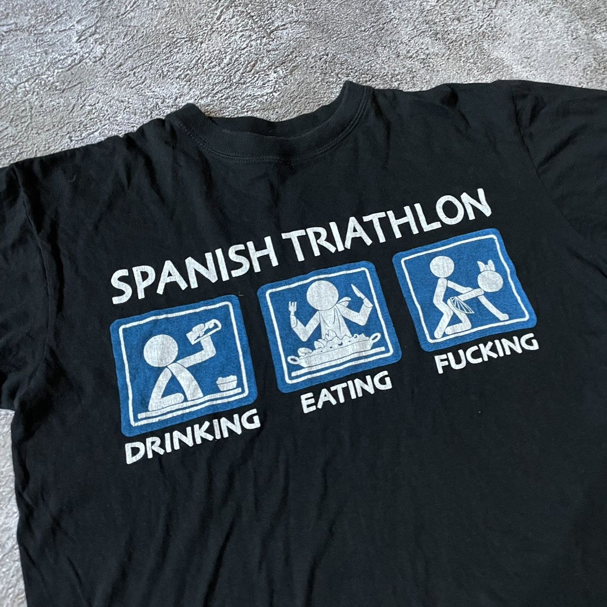 Vintage Vintage Y2K Spanish Triathlon Graphic Tee Drunk Eating Fucki Size US L / EU 52-54 / 3 - 6 Thumbnail