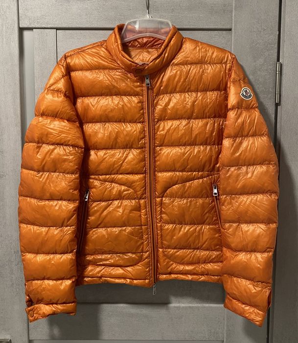 Moncler store acorus orange