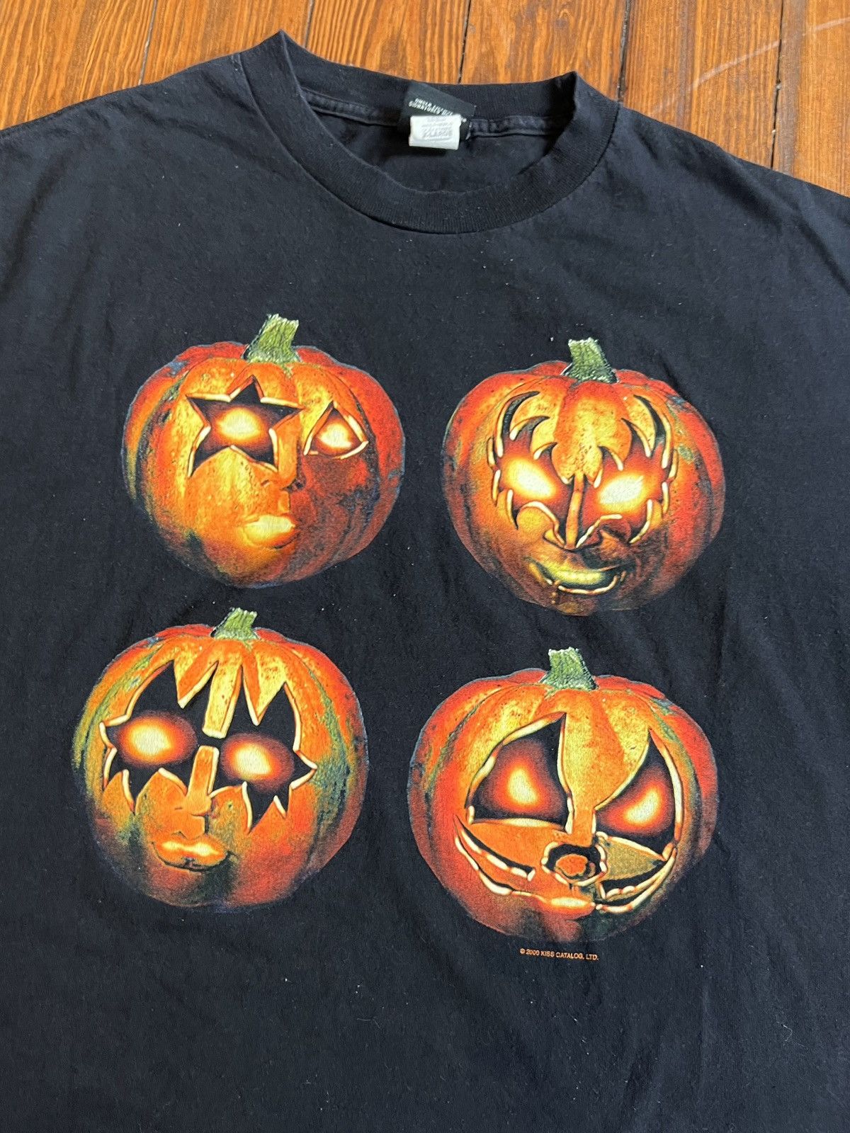 Image of Band Tees x Kiss Vintage Kiss Rock Band Tee Halloween Pumpkins 2000 Tour in Black, Men's (Size XL)