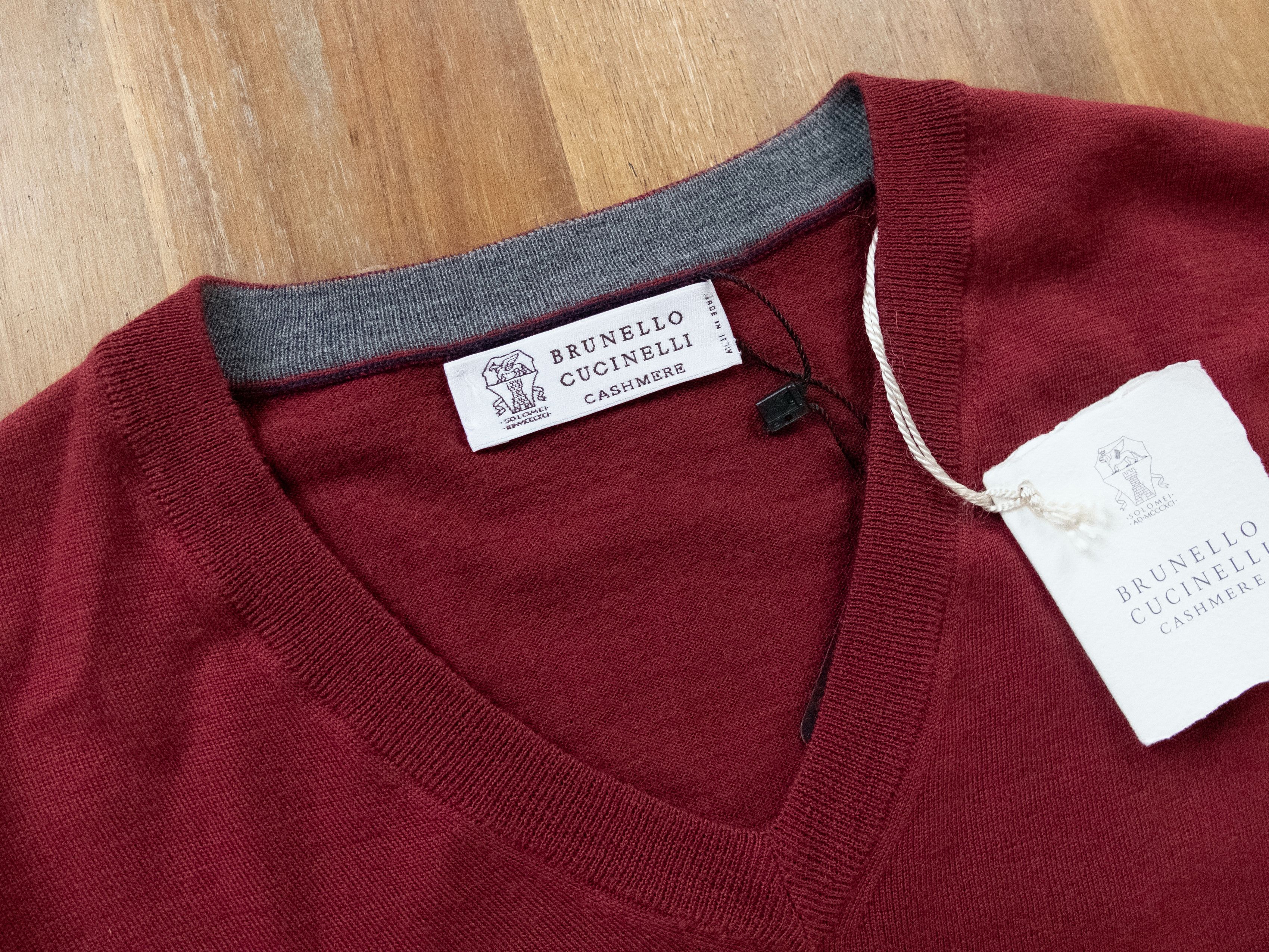 Brunello Cucinelli BRUNELLO CUCINELLI burgundy v-neck wool cashmere sweater S Size US S / EU 44-46 / 1 - 6 Thumbnail