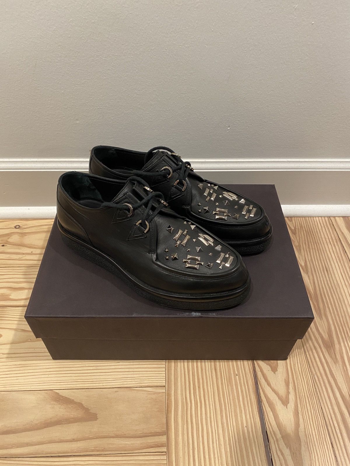 Studded creepers outlet