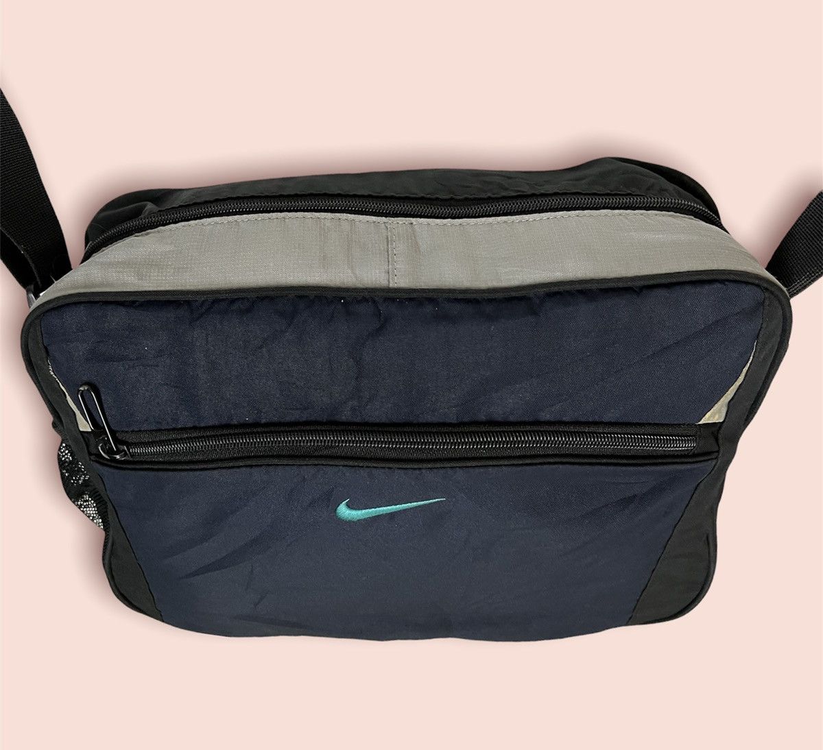 Gear for Sports VTG NIKE EMBROIDERED SWOOSH ORANGE TAG DUFFLE/ GYM BAG Size ONE SIZE - 13 Thumbnail
