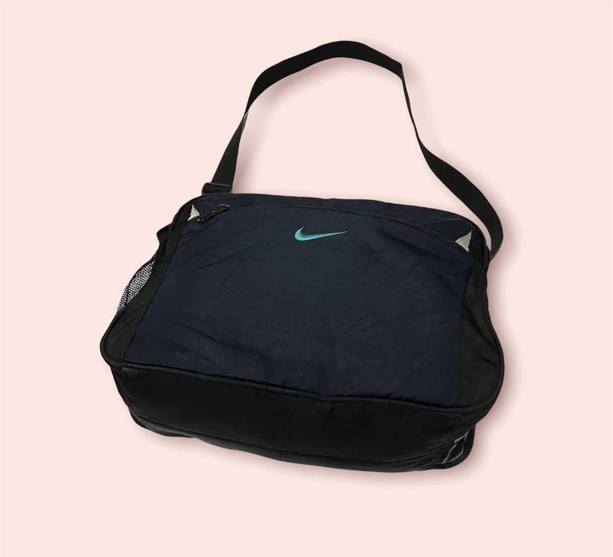 Gear for Sports VTG NIKE EMBROIDERED SWOOSH ORANGE TAG DUFFLE/ GYM BAG Size ONE SIZE - 3 Thumbnail