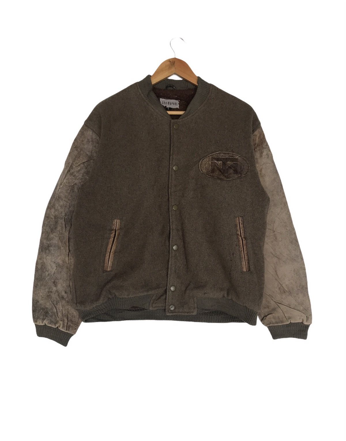 Japanese Brand Vintage Leather Varsity Jacket Sherpa Travis Scott Style Size US L / EU 52-54 / 3 - 1 Thumbnail