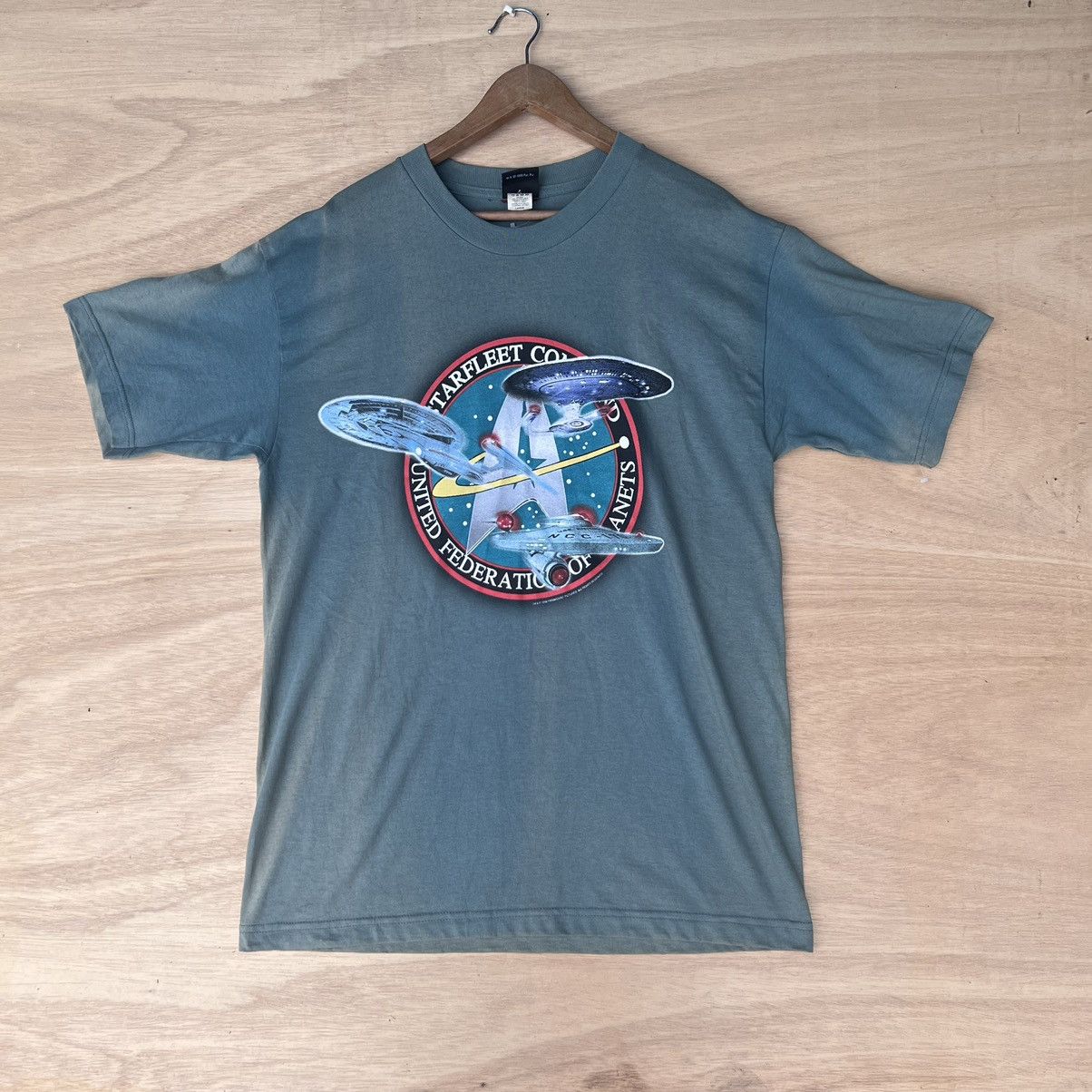 Vintage VINTAGE TEE SHIRT STAR TREK COPYRIGHT 1999 Size US L / EU 52-54 / 3 - 1 Thumbnail