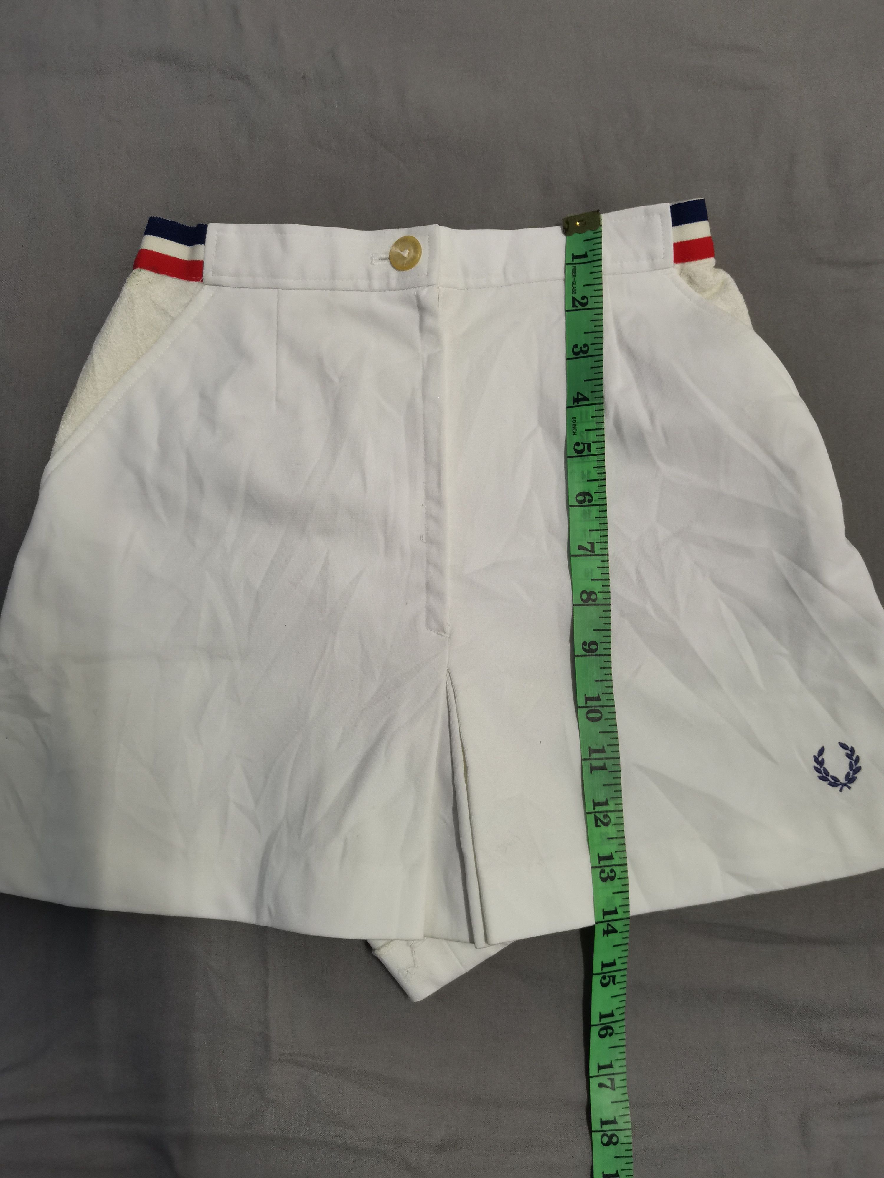 Fred Perry Vintage Fred Perry Sports Mini Skirt Tennis Sexy White Size 24" / US 00 / IT 34 - 4 Thumbnail