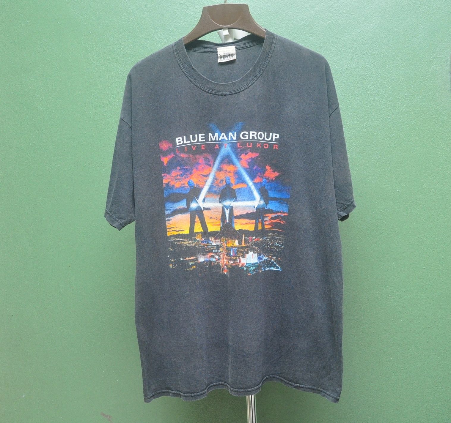 Band Tees Vintage Blue Man Group Live At Luxor Designer Streetwear Size US XL / EU 56 / 4 - 1 Thumbnail