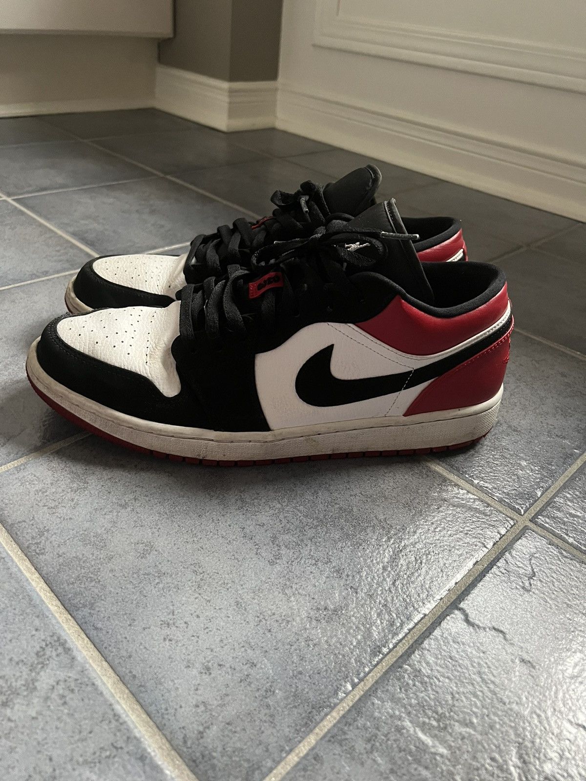 Air Jordan Low Black Toe (2019)