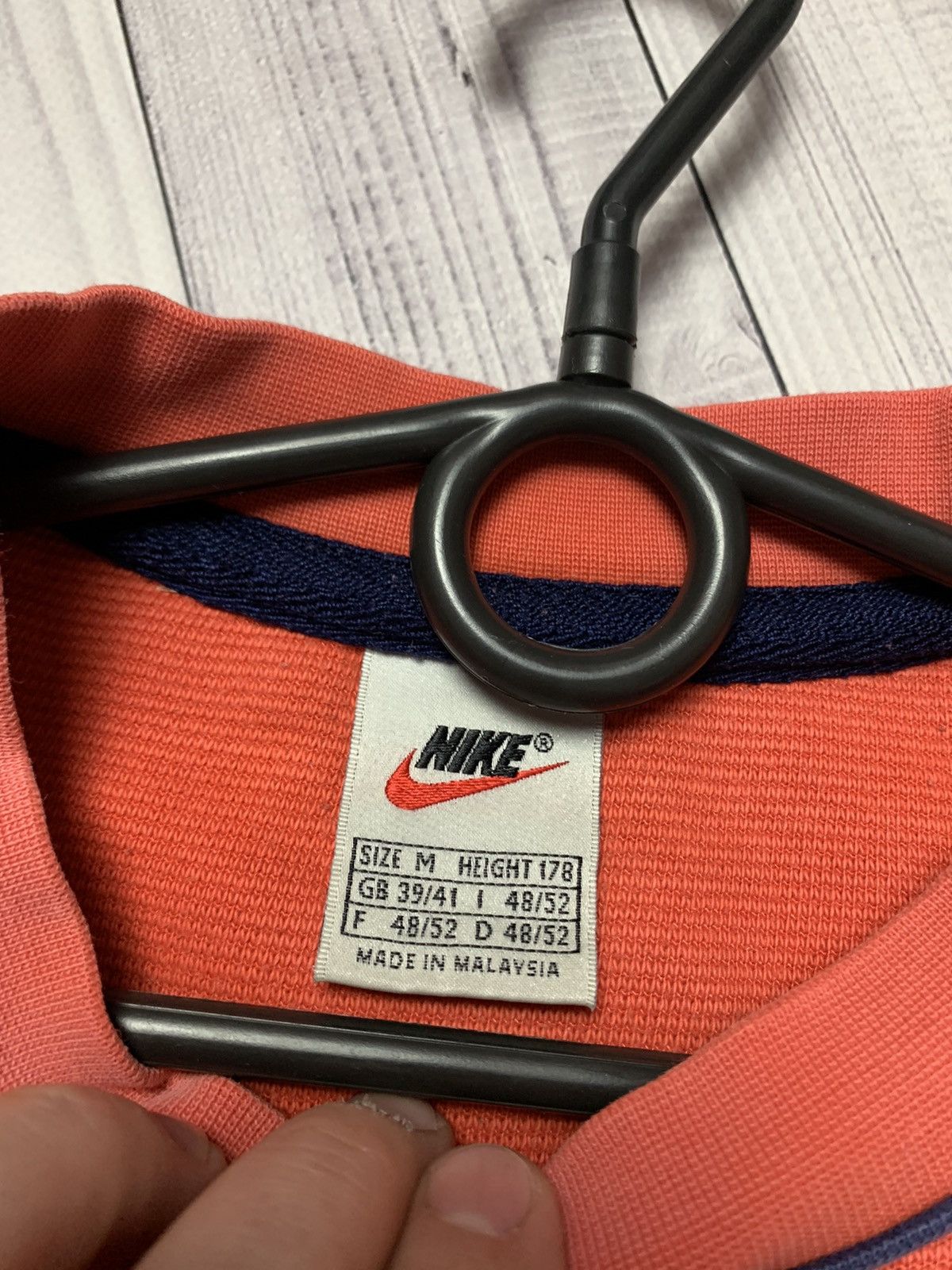 Nike × Vintage Vintage Nike sweatshirt big logo red size M Size US M / EU 48-50 / 2 - 4 Thumbnail