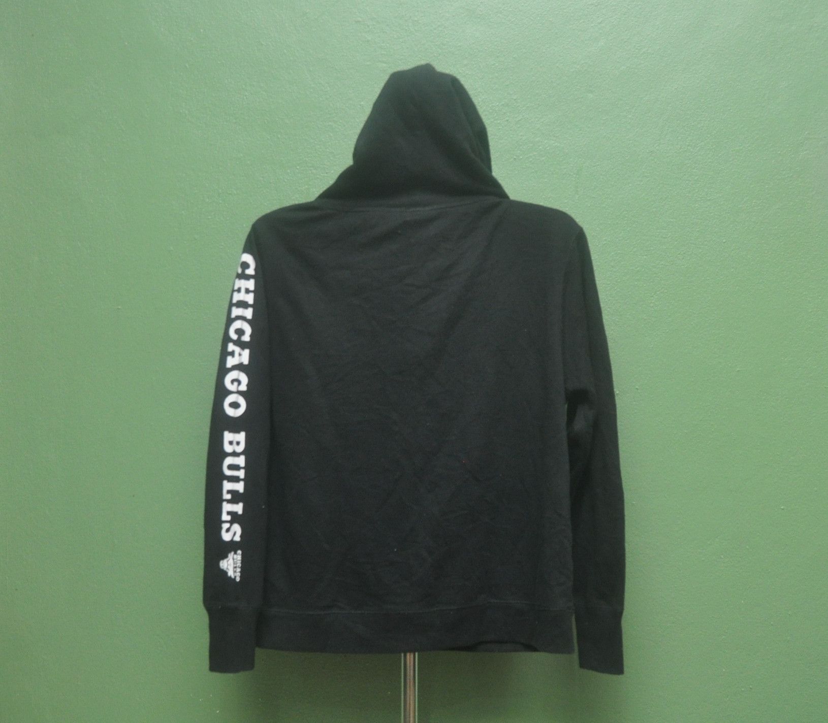 Japanese Brand × NBA × Vintage Chicago Bull Big Logo Black Colour Hoodie Travis Scoot Size US M / EU 48-50 / 2 - 2 Thumbnail