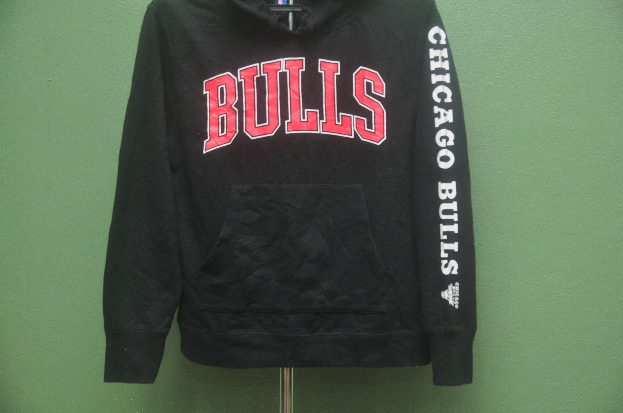 Japanese Brand × NBA × Vintage Chicago Bull Big Logo Black Colour Hoodie Travis Scoot Size US M / EU 48-50 / 2 - 4 Thumbnail