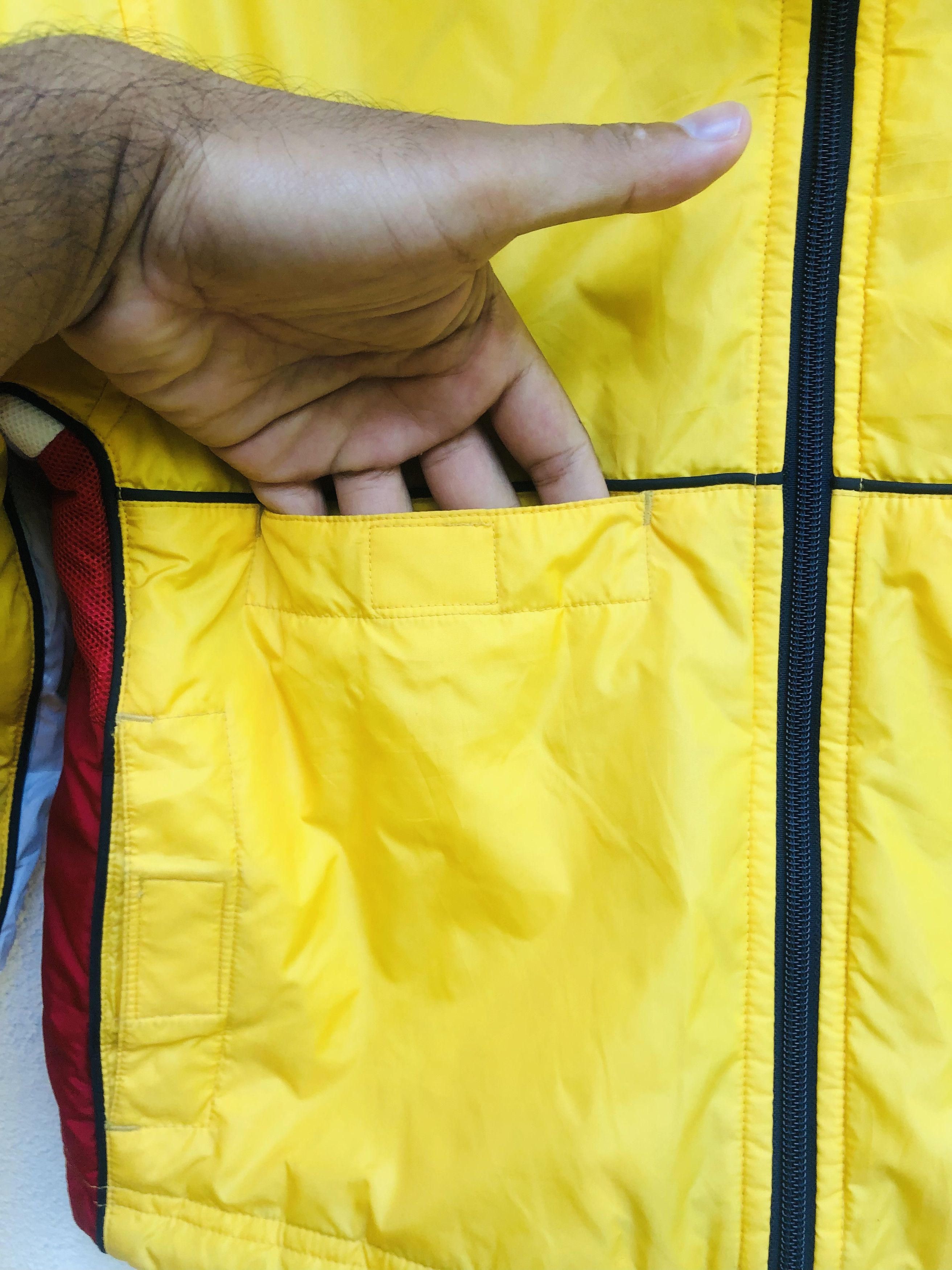 Japanese Brand × Tommy Hilfiger Vintage Tommy Hilfiger Travis Scott Fashion Style Jacket Size US S / EU 44-46 / 1 - 7 Thumbnail