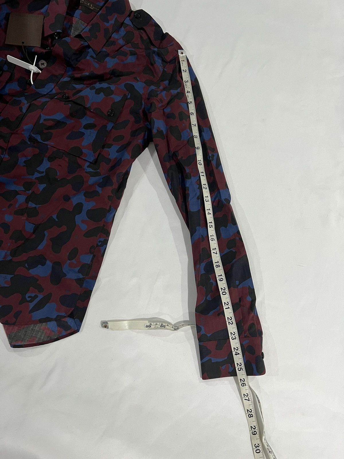 Louis Vuitton Louis Vuitton mens camo shirt. M. 1290 Size US M / EU 48-50 / 2 - 5 Thumbnail