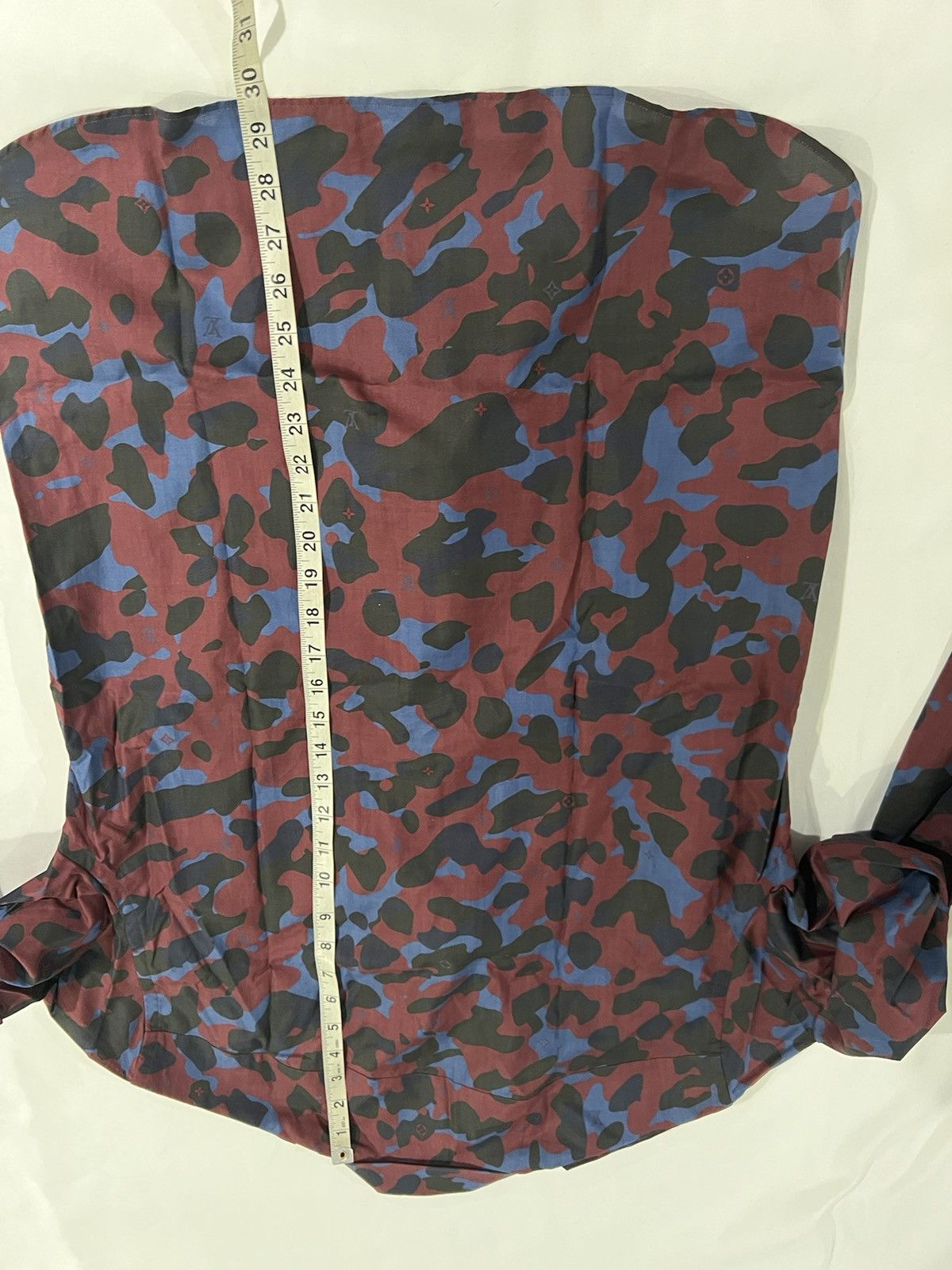 Louis Vuitton Louis Vuitton mens camo shirt. M. 1290 Size US M / EU 48-50 / 2 - 7 Thumbnail