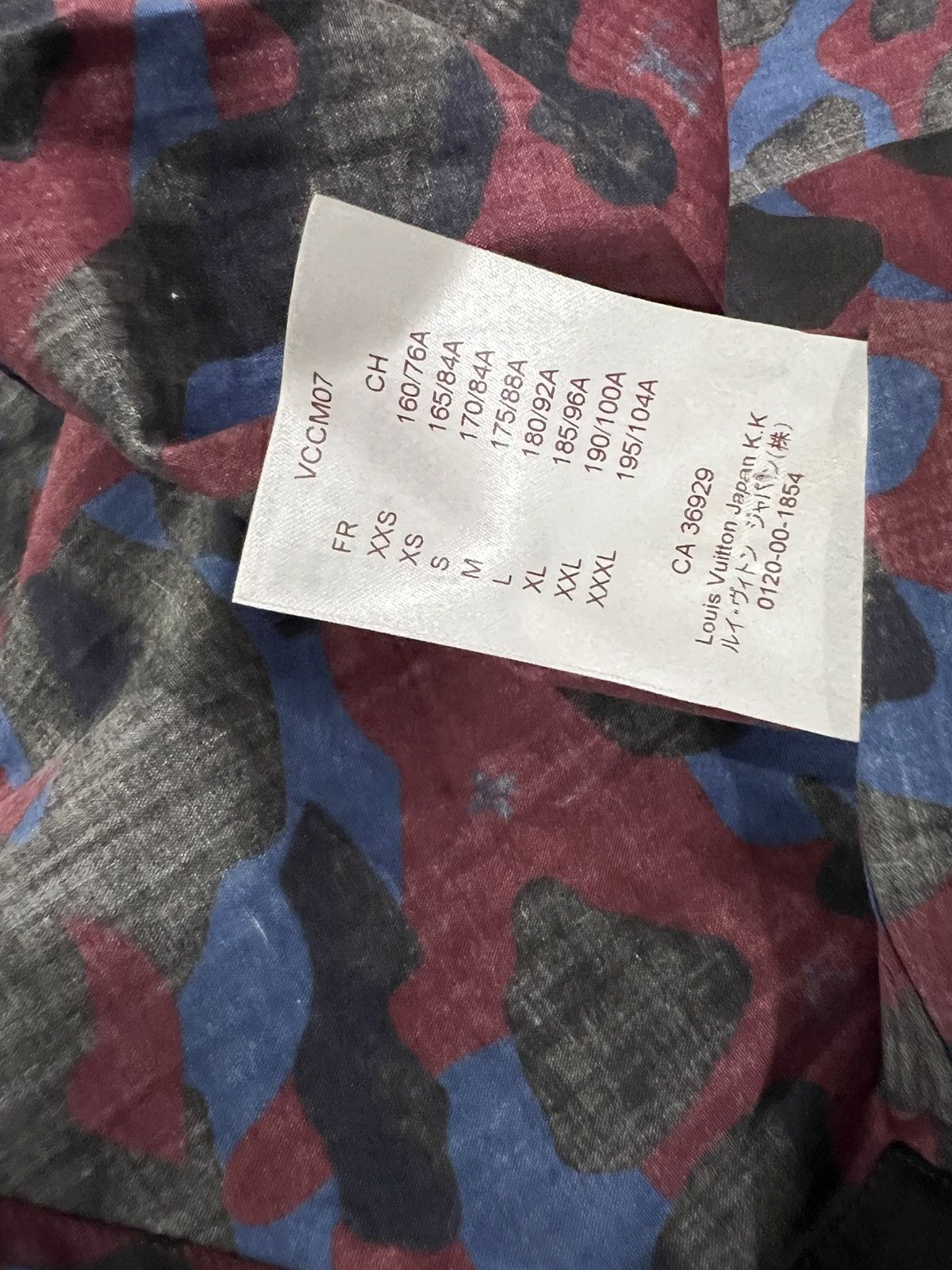 Louis Vuitton Louis Vuitton mens camo shirt. M. 1290 Size US M / EU 48-50 / 2 - 8 Thumbnail