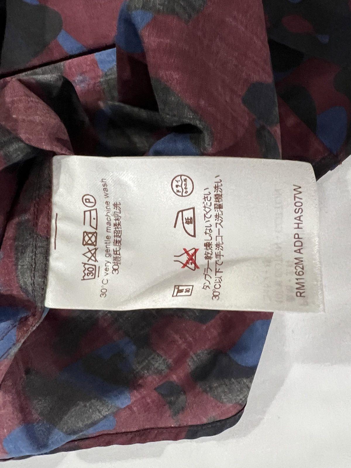 Louis Vuitton Louis Vuitton mens camo shirt. M. 1290 Size US M / EU 48-50 / 2 - 9 Thumbnail