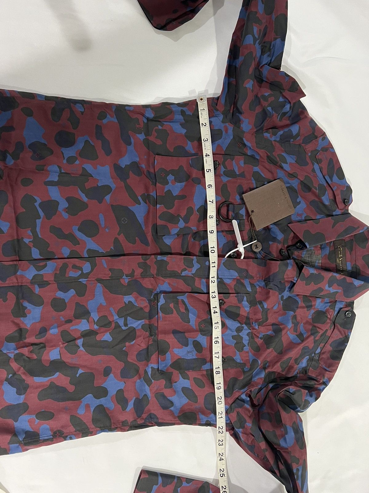 Louis Vuitton Louis Vuitton mens camo shirt. M. 1290 Size US M / EU 48-50 / 2 - 4 Thumbnail