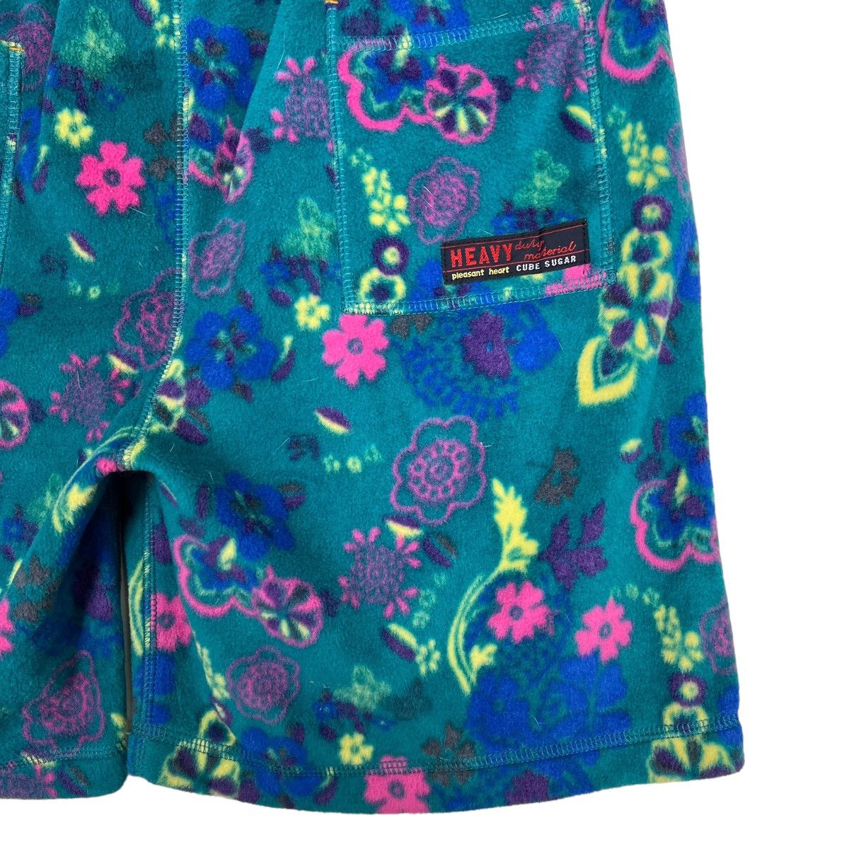 Japanese Brand 🔥 CUBE SUGAR PRINTED FLEECE SHORT PANTS Size US 30 / EU 46 - 8 Thumbnail