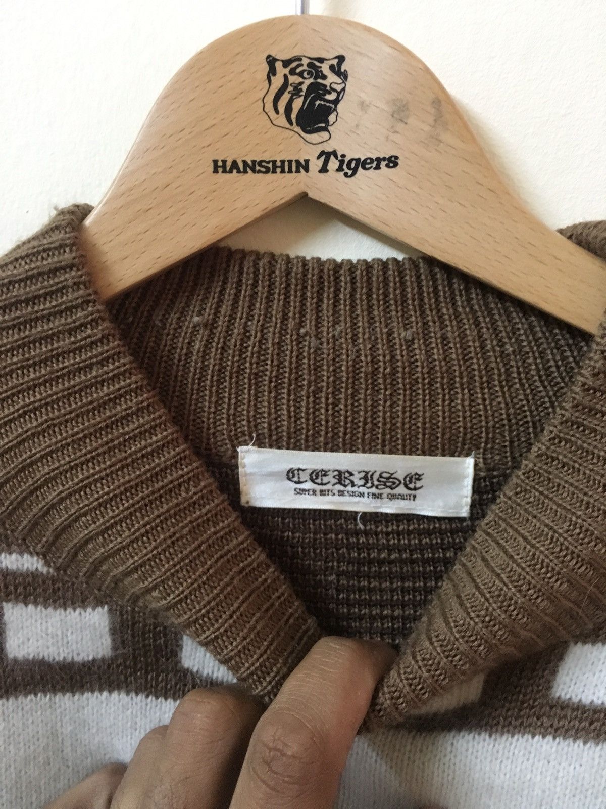 Japanese Brand Japanese Brand Cerise knitwear tiger motif Size US L / EU 52-54 / 3 - 4 Thumbnail