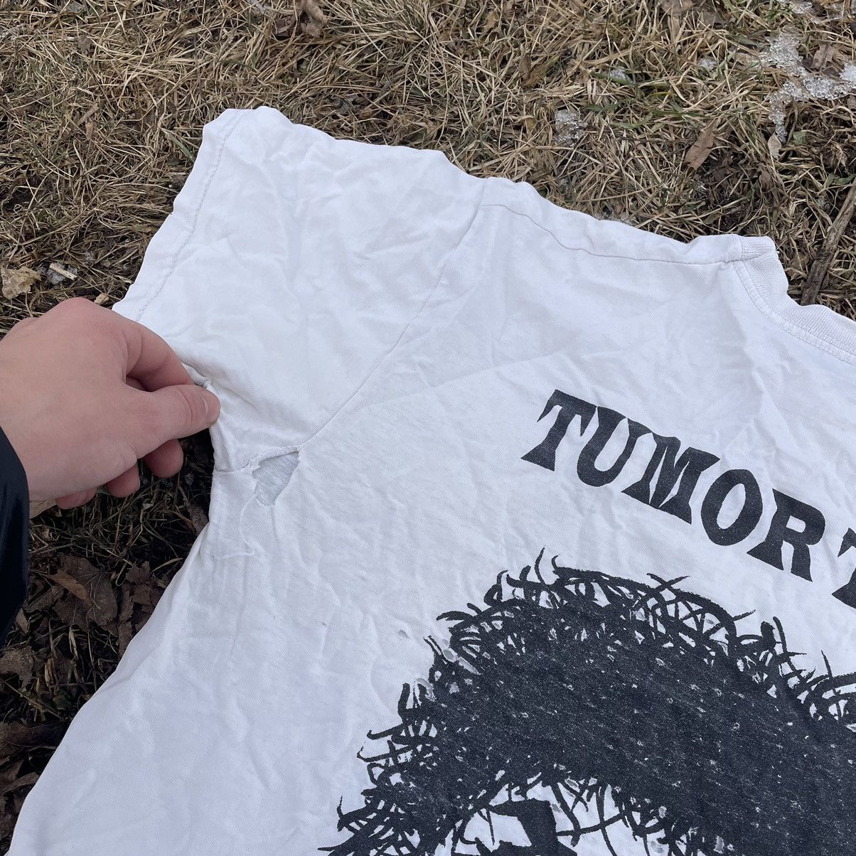 Vintage Vintage 90s Goth Graphic Tee Thrashed Skull Streetwear L Size US L / EU 52-54 / 3 - 5 Thumbnail
