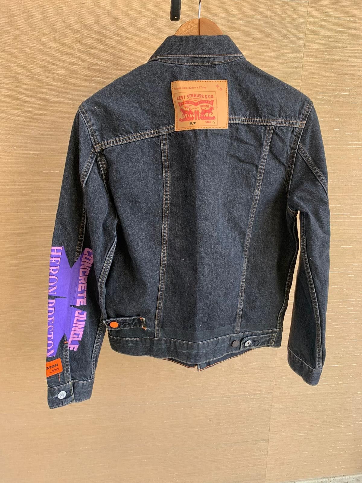 Heron Preston Levis Trucker With Print in Concrete Black Size US S / EU 44-46 / 1 - 14 Thumbnail