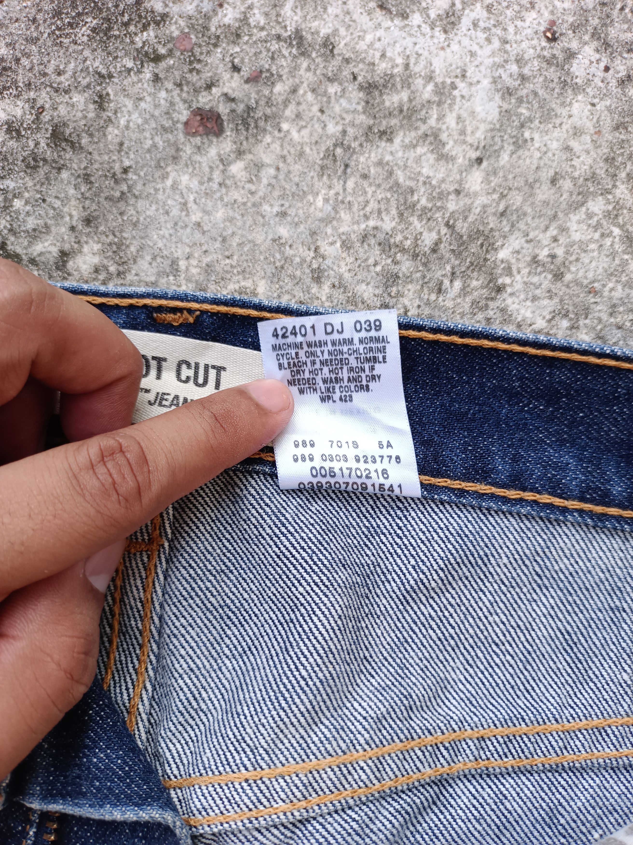 Levi's × Levi's Vintage Clothing Levi's 517 Flare Bootcut Jean Size US 31 - 8 Thumbnail