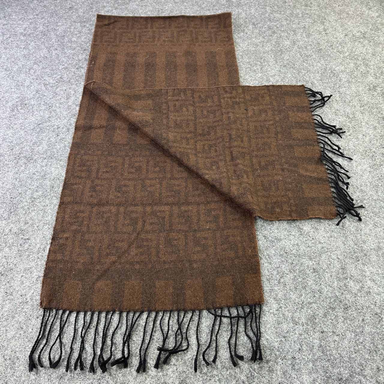 Fendi Fendi Scarf / Muffler / Neckwear - T588 Size ONE SIZE - 2 Thumbnail