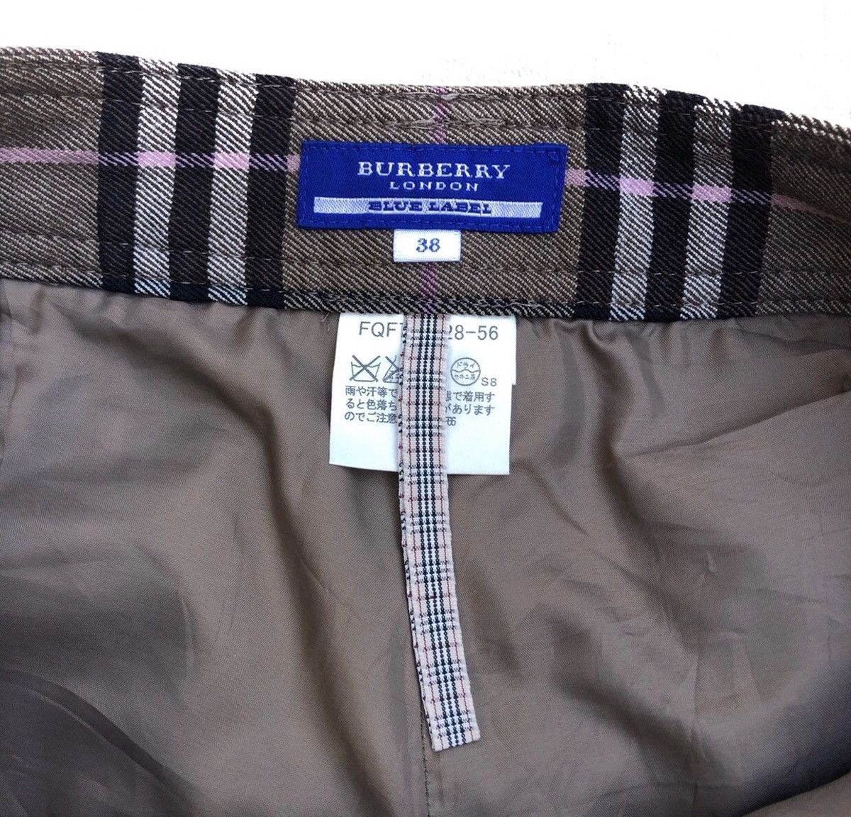 Burberry Burberry London Blue Label Short Pant For Women Size 28" / US 6 / IT 42 - 13 Thumbnail