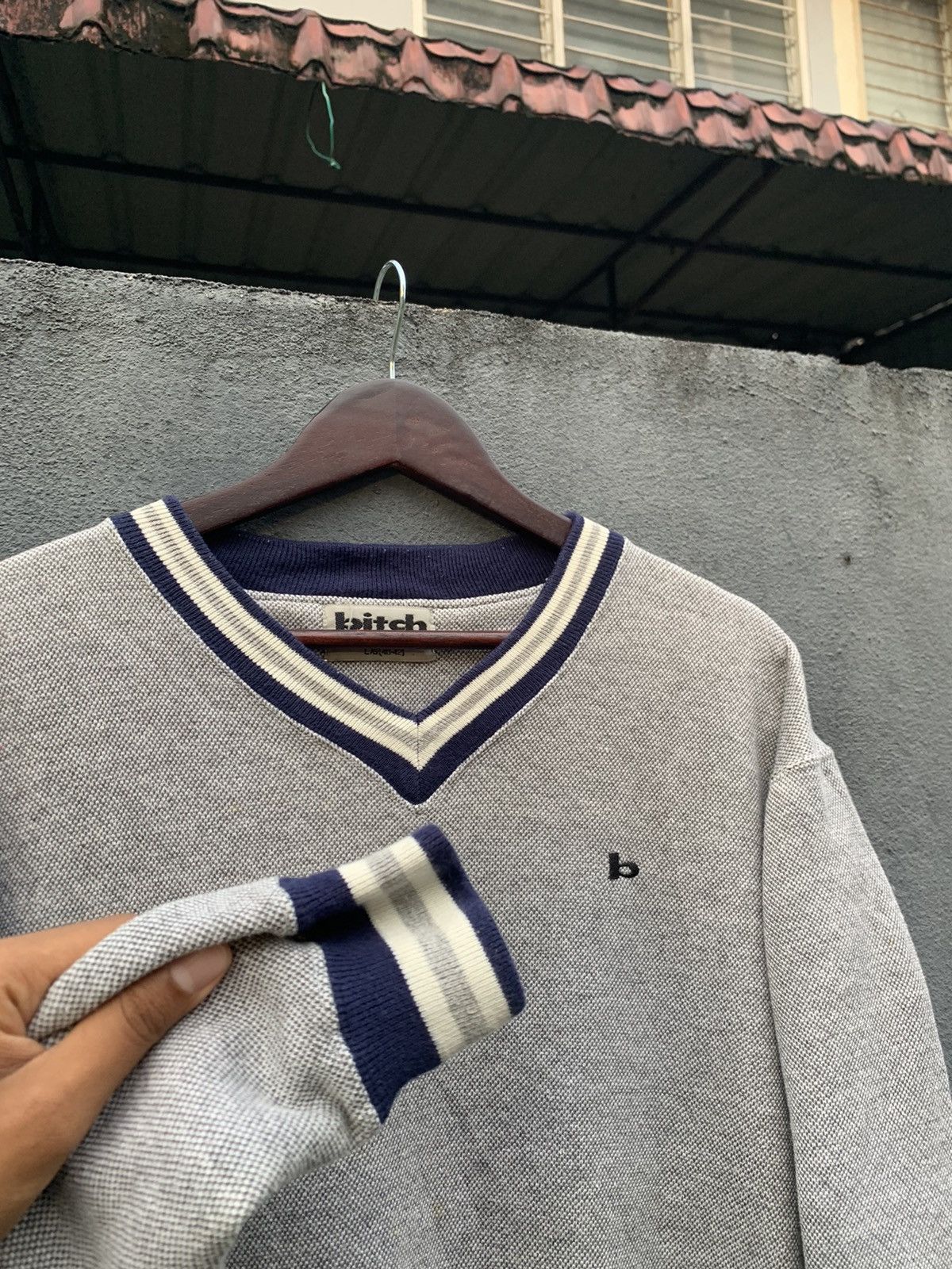 Vintage 👹Vintage BITCH SKATEBOARDS V Neck Baggy Sweater Size US L / EU 52-54 / 3 - 4 Thumbnail