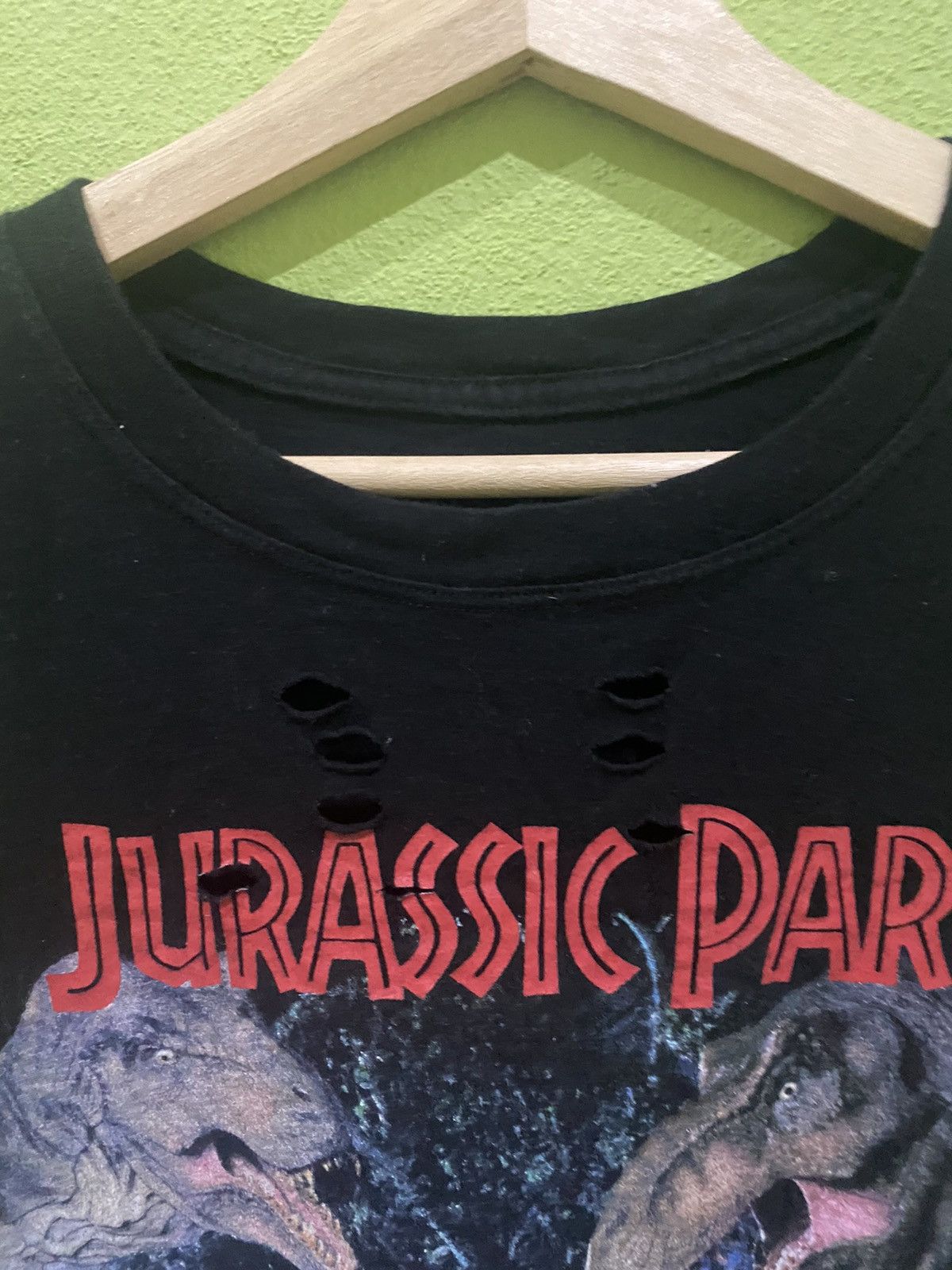 Vintage Hole Design Jurassic Park T-Shirt Size US M / EU 48-50 / 2 - 4 Thumbnail