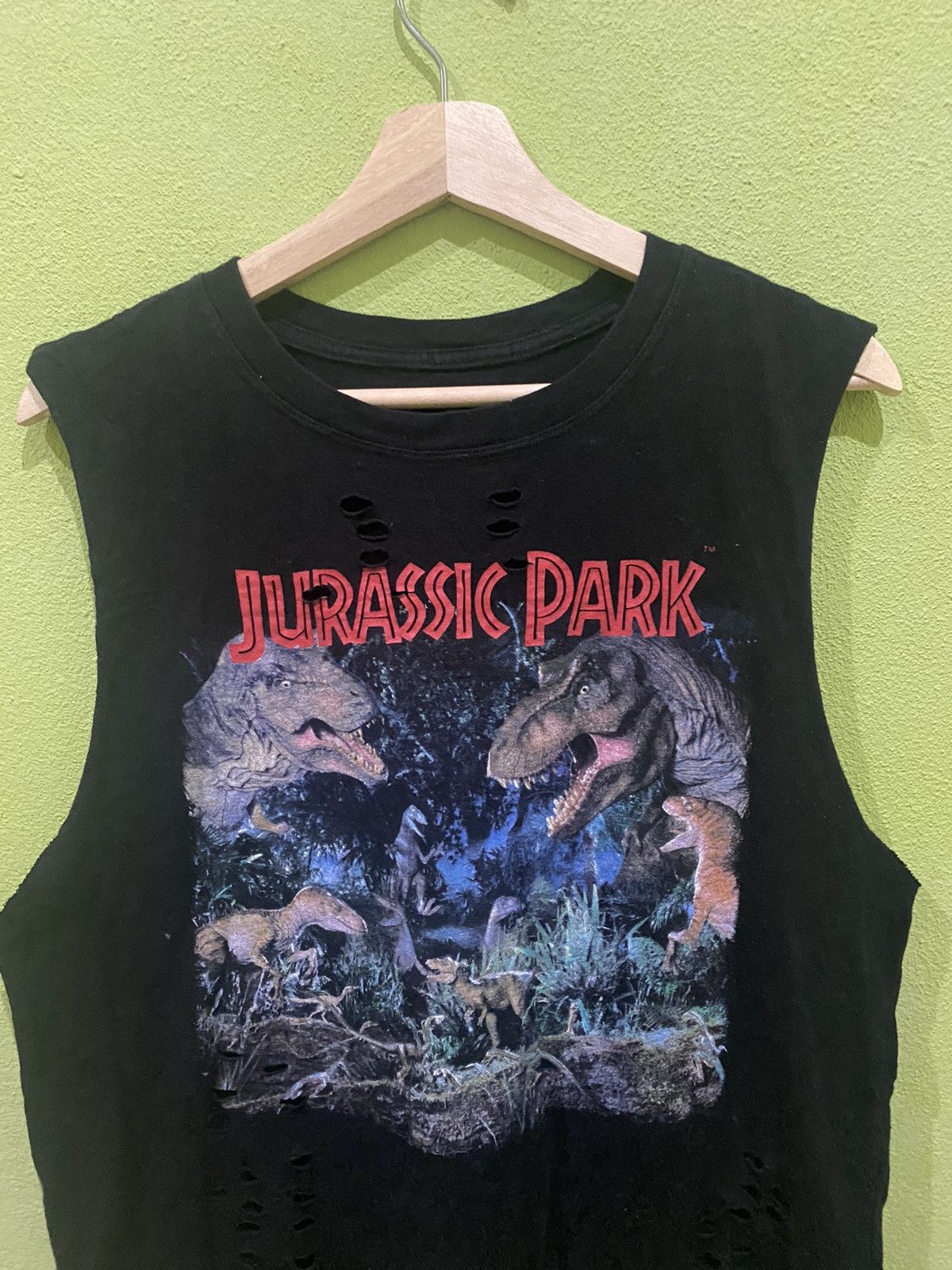 Vintage Hole Design Jurassic Park T-Shirt Size US M / EU 48-50 / 2 - 2 Thumbnail