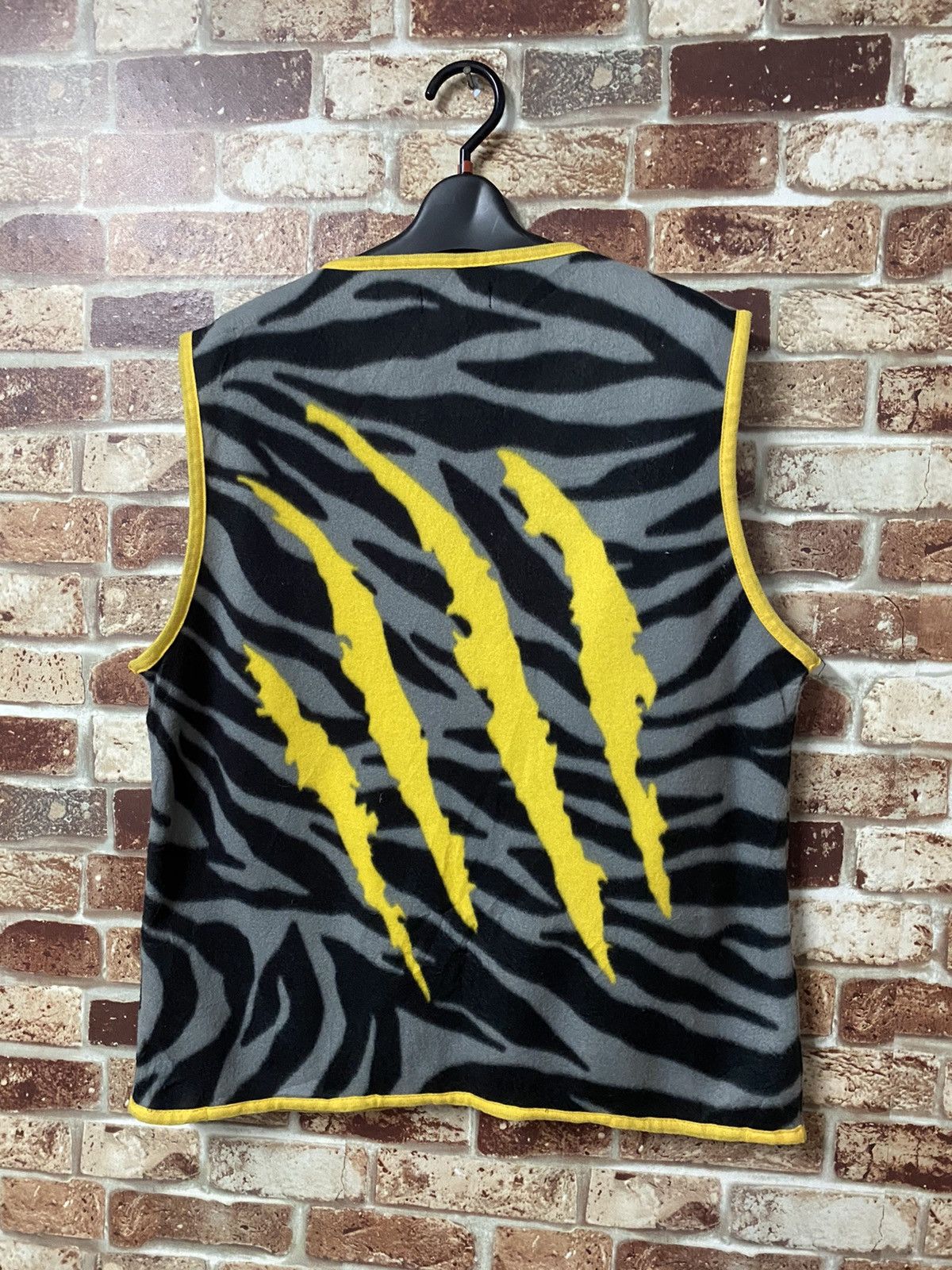 Japanese Brand HASHIN TIGER POLYSTER VEST Size US M / EU 48-50 / 2 - 2 Thumbnail