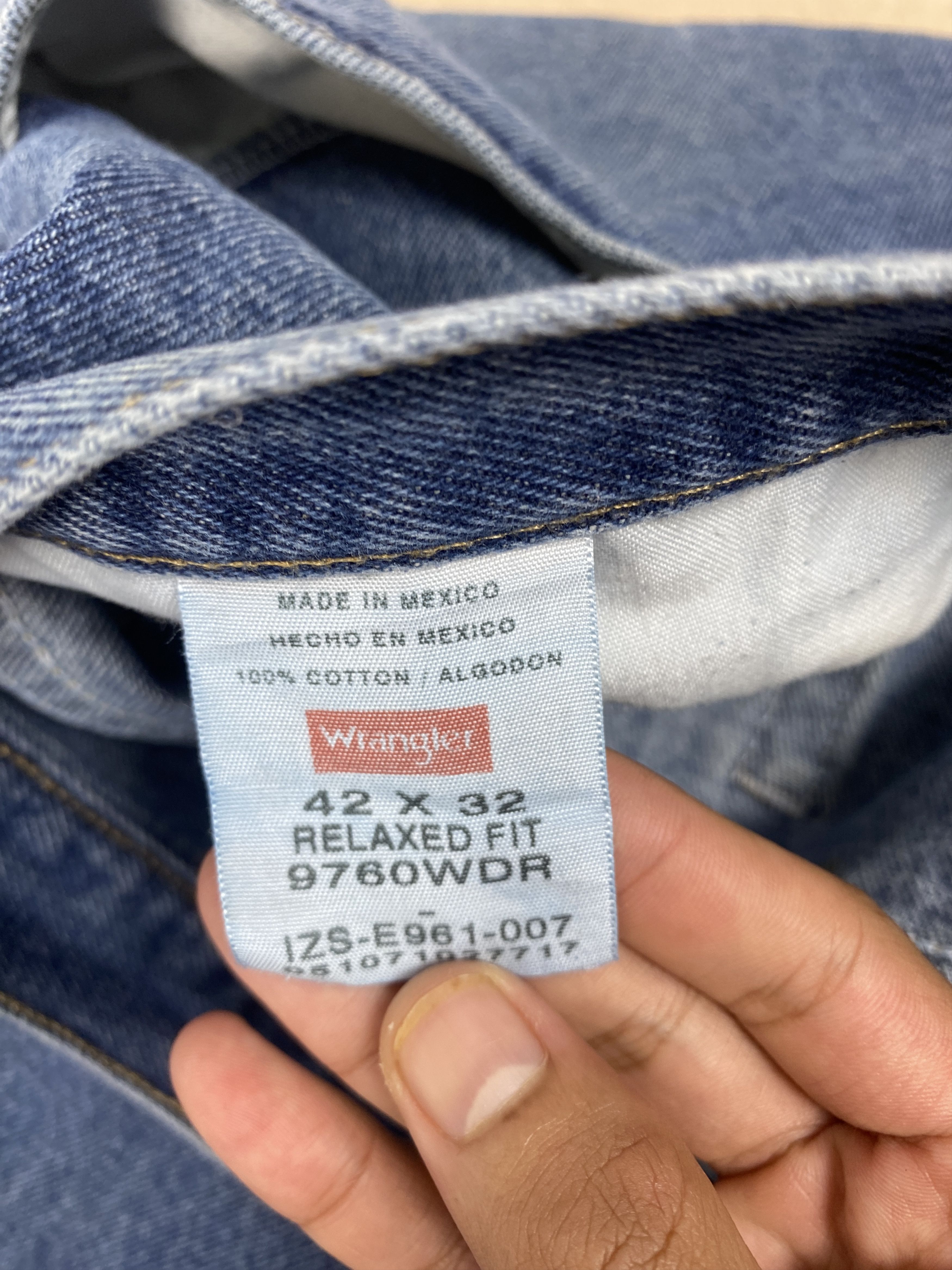 Vintage Vintage Wrangler Straight Cut Distressed Blue Jeans Size US 43 - 10 Thumbnail