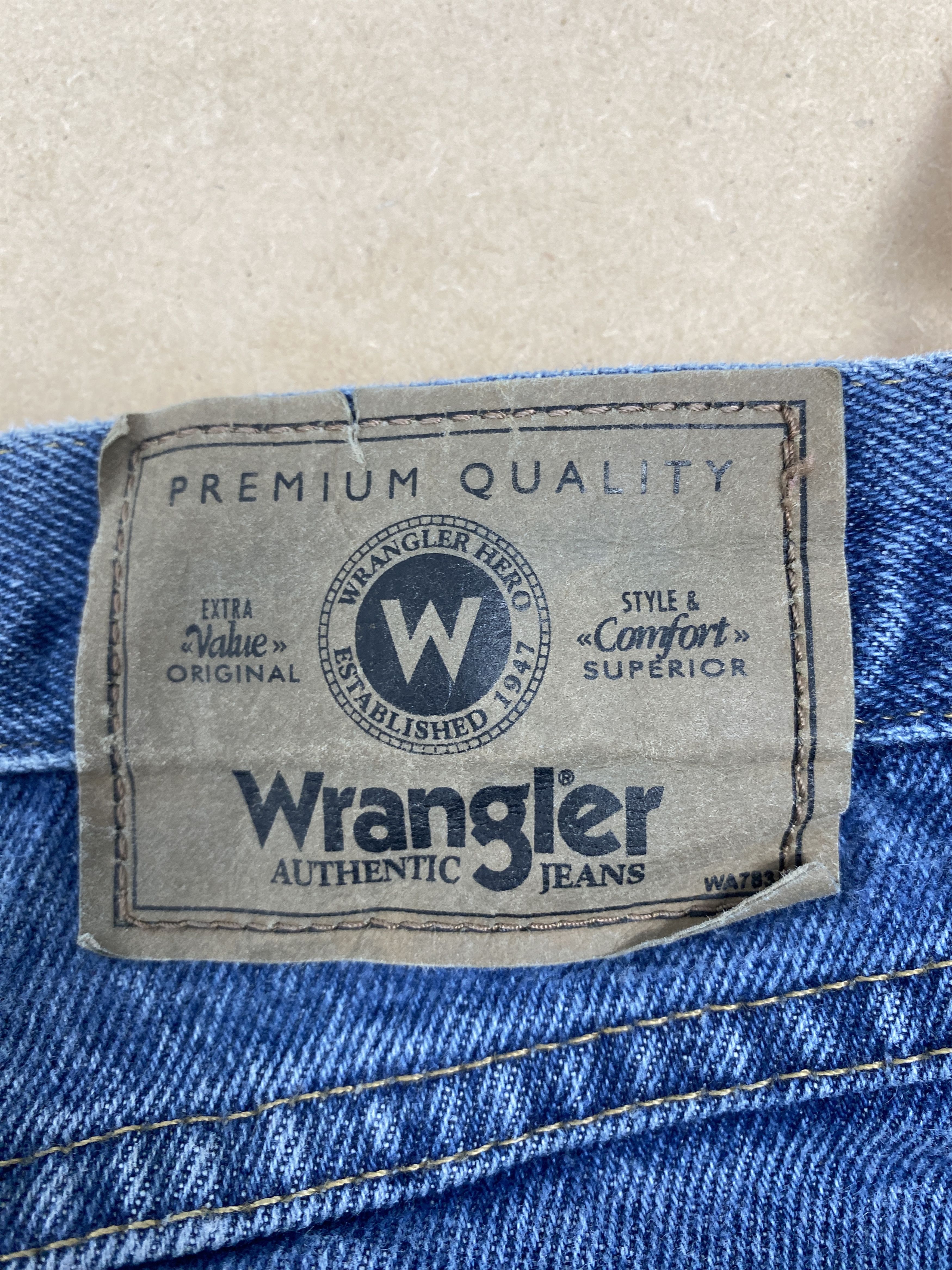 Vintage Vintage Wrangler Straight Cut Distressed Blue Jeans Size US 43 - 9 Thumbnail