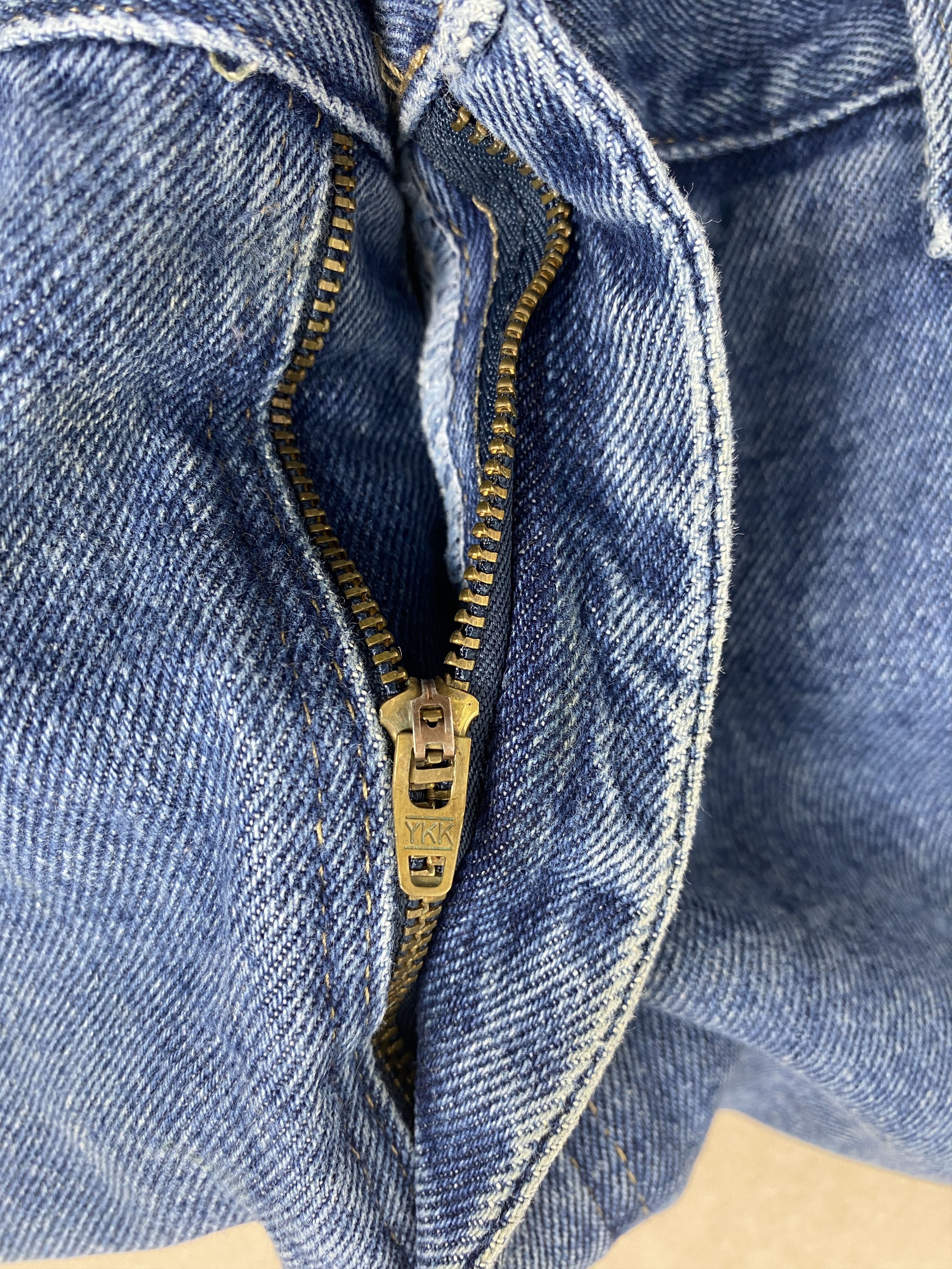 Vintage Vintage Wrangler Straight Cut Distressed Blue Jeans Size US 43 - 14 Thumbnail