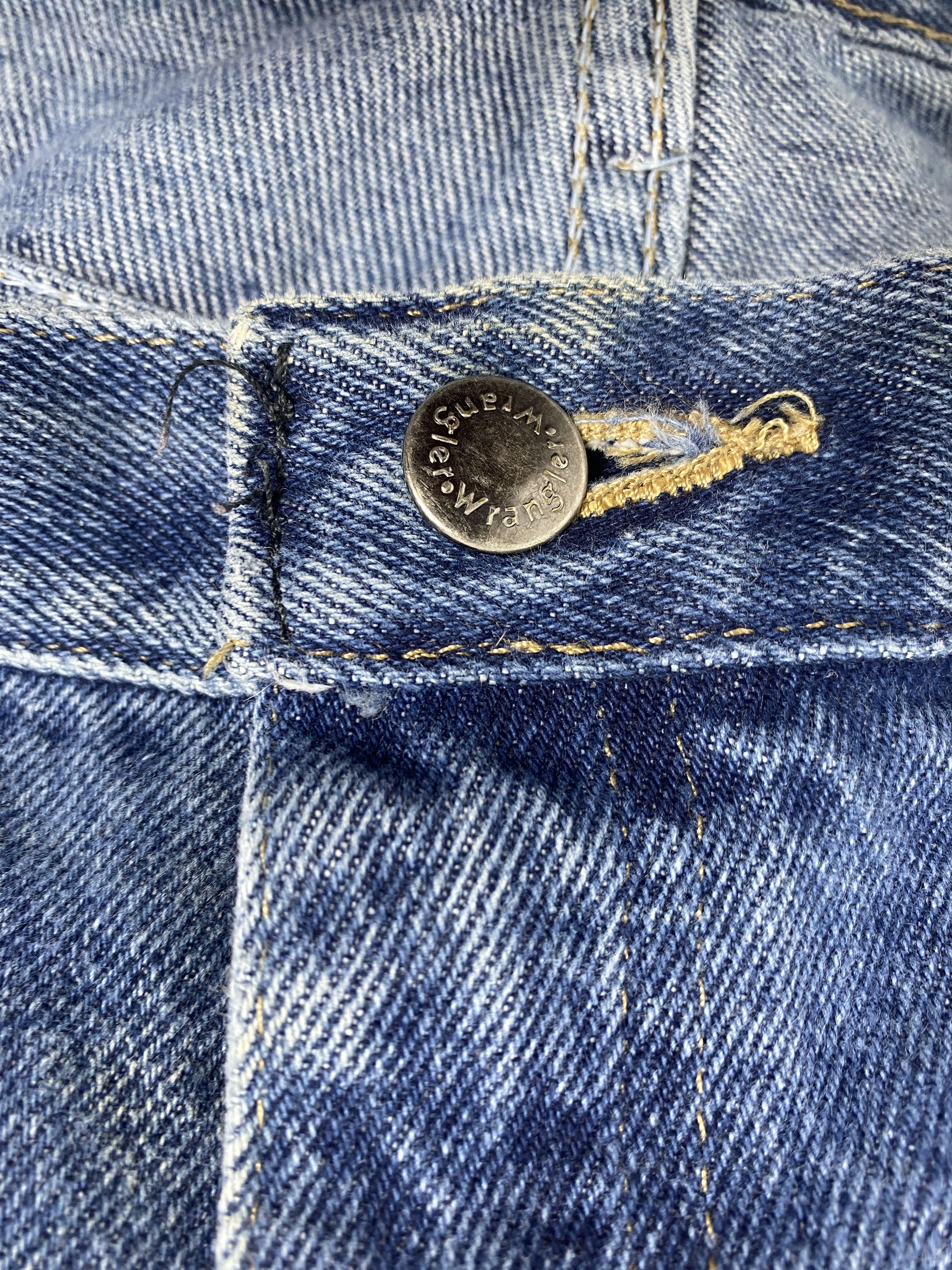 Vintage Vintage Wrangler Straight Cut Distressed Blue Jeans Size US 43 - 13 Thumbnail